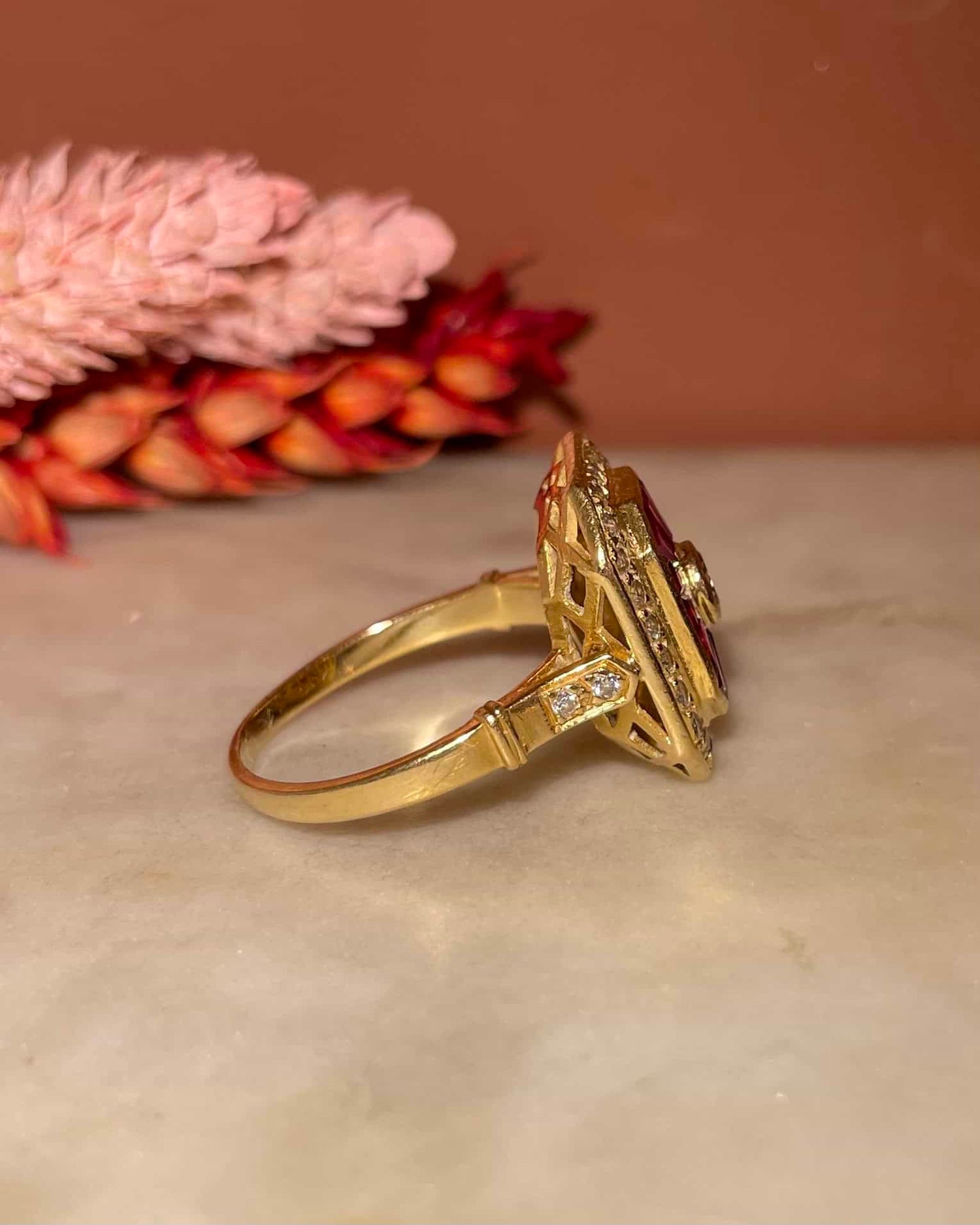 Bague style Art - déco Rubis & 27 Diamants "Annabella" - Elliade Paris