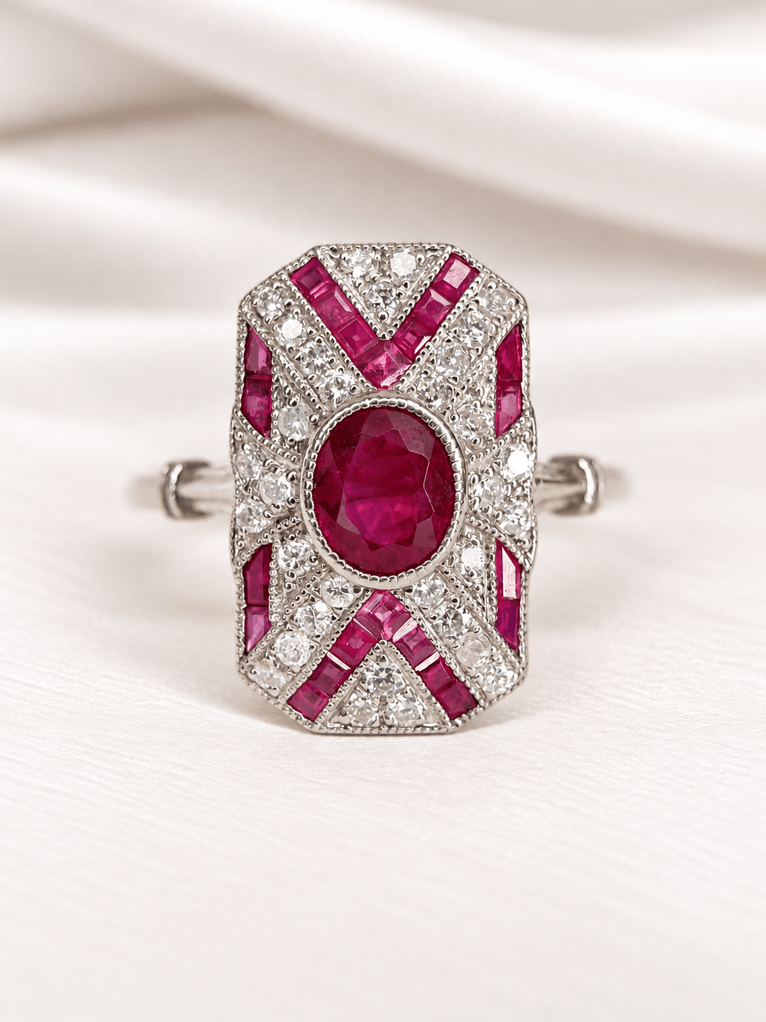 Bague Style Art-Déco Rubis Birman 1.41 carat & Diamants 0.27 carat "Genevieve" - Elliade Paris