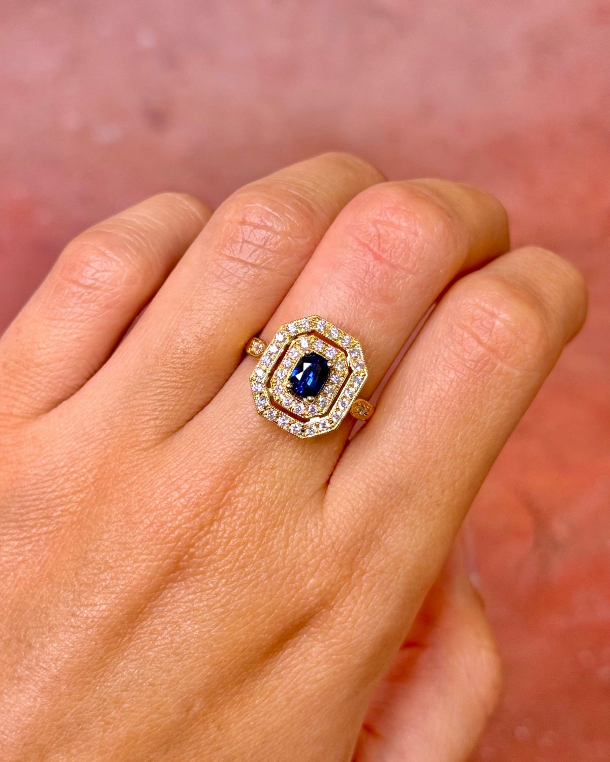 Bague Style Art-Déco Saphir 0.70 carat & Diamants 0.80 carat "Laurine" - Elliade Paris