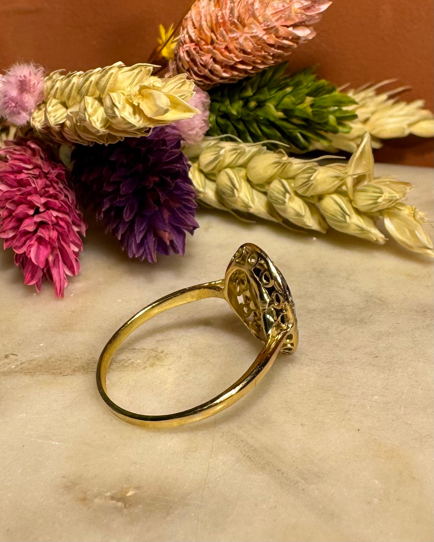 Bague Style Art - déco Saphir 1.15 carat & Diamants "Bellami" - Elliade Paris