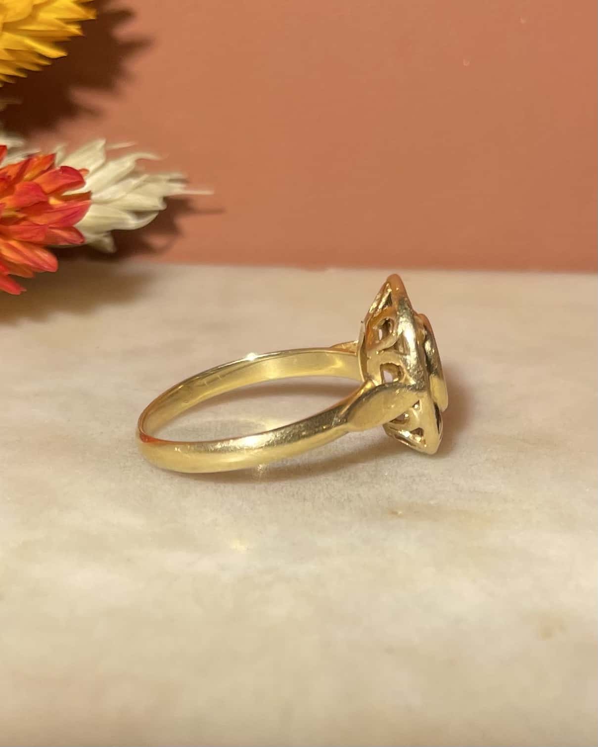 Bague Style Art - Déco Saphir & 12 Diamants "Cosette" - Elliade Paris