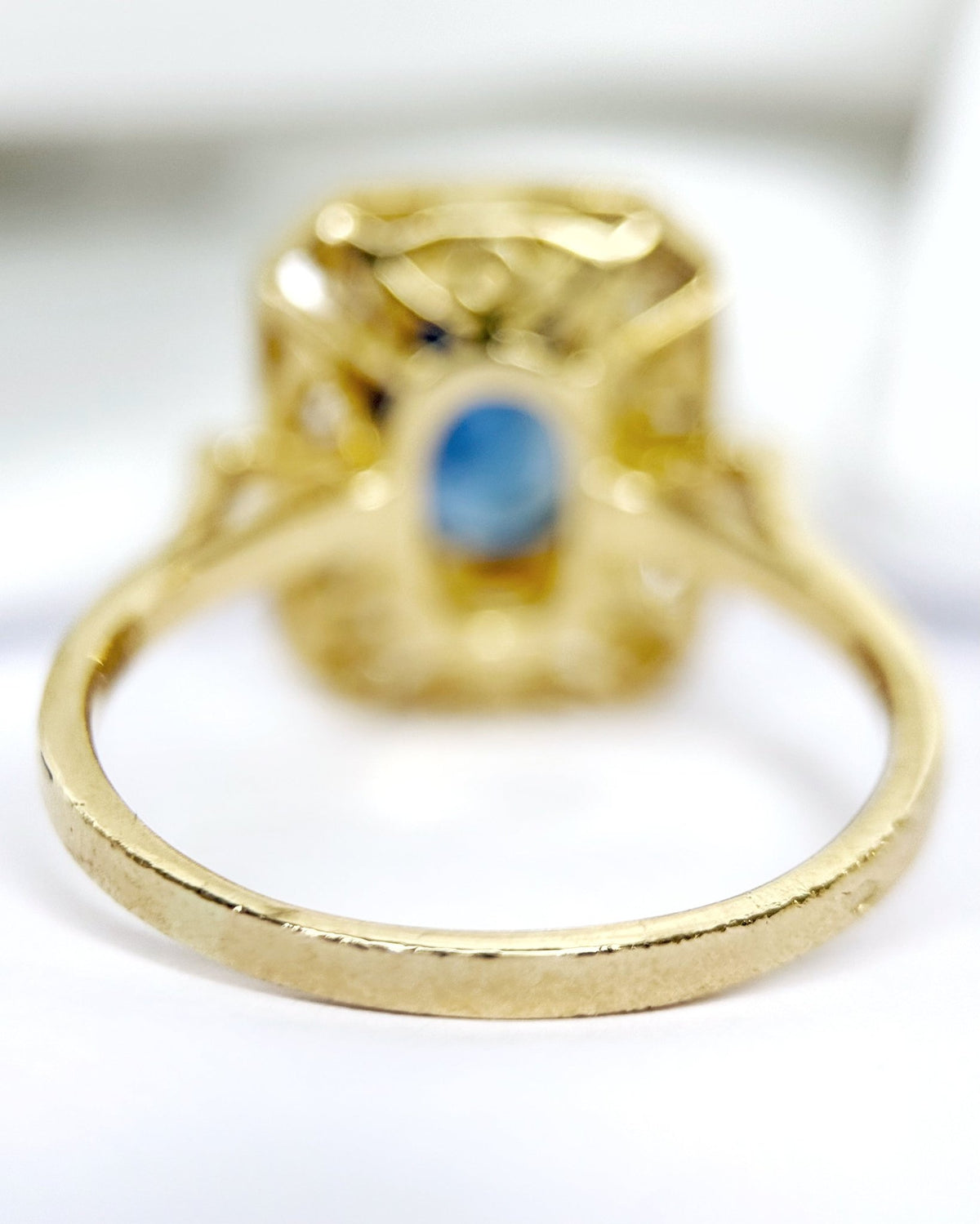 Bague Style Art-Déco Saphir 1.50 carat & Diamants 1.15 carat 5.68g "Serafine" - Elliade Paris