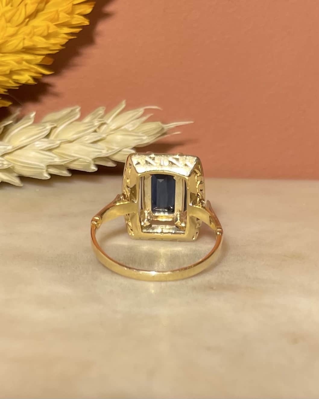 Bague Style Art - déco Saphir & Diamants "Cassey" - Elliade Paris
