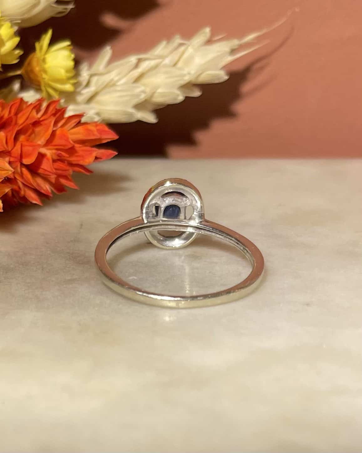 Bague Style Art - Déco Saphir & Diamants "Imahé" - Elliade Paris