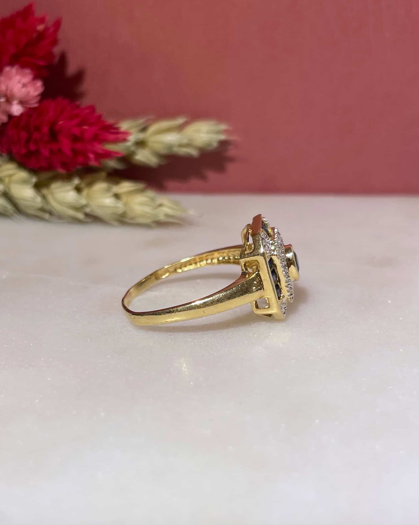 Bague style Art - déco Saphirs 0.50 carat et Diamants "Eleni" - Elliade Paris