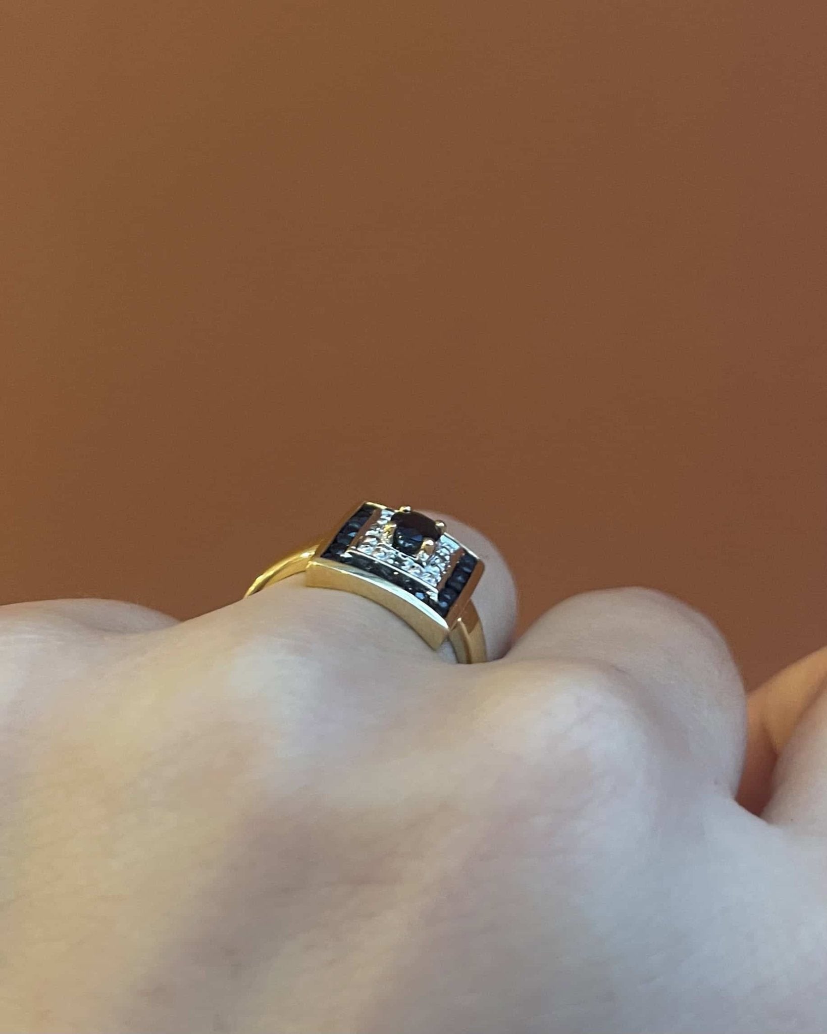Bague Style Art - Déco Saphirs 0.99 carat & Diamants "Bérénice" - Elliade Paris