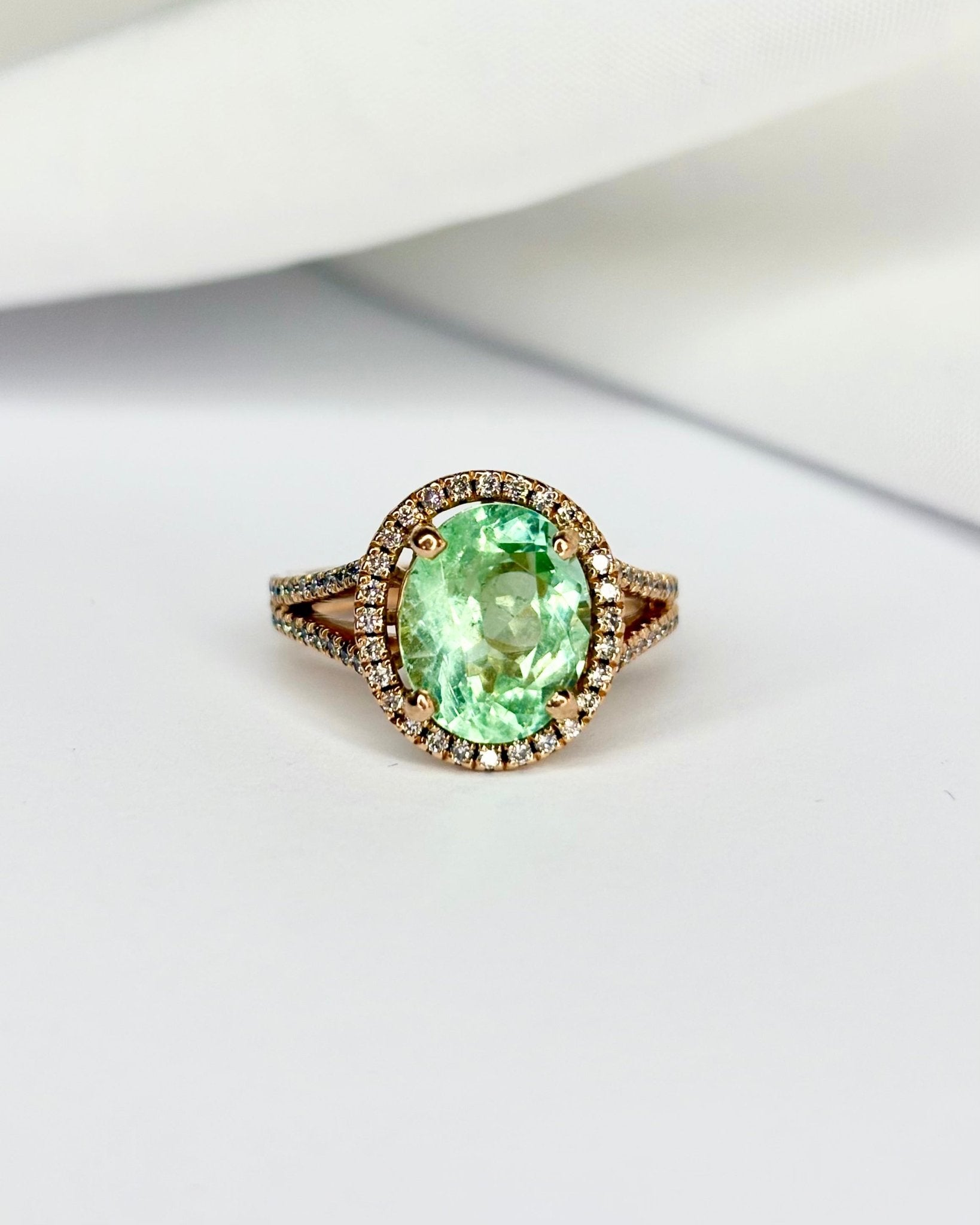 Bague Style Art Déco Tourmaline Vert Lagon 4 carats & Diamants 0.68 carat "Meryem" - Elliade Paris