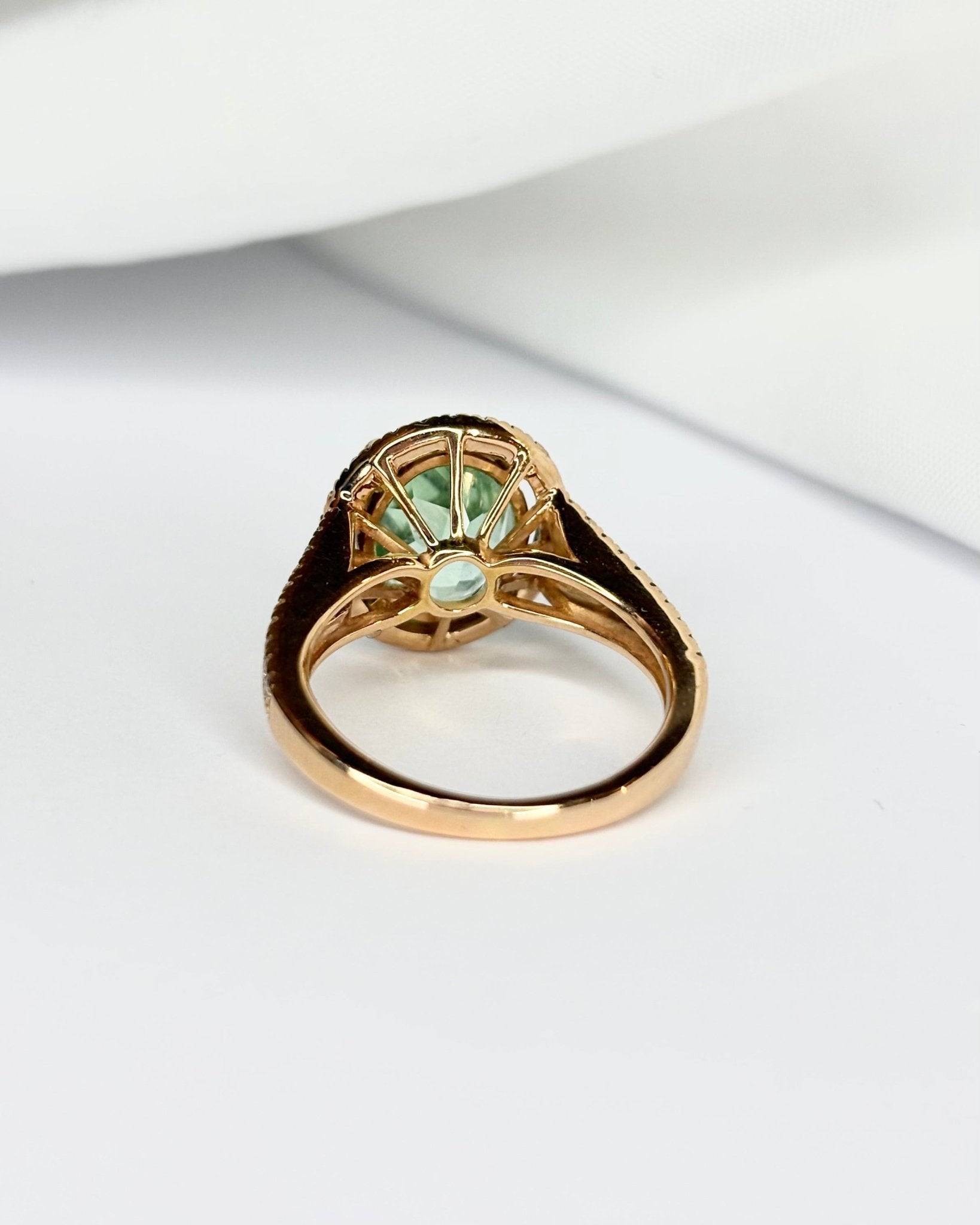 Bague Style Art Déco Tourmaline Vert Lagon 4 carats & Diamants 0.68 carat "Meryem" - Elliade Paris