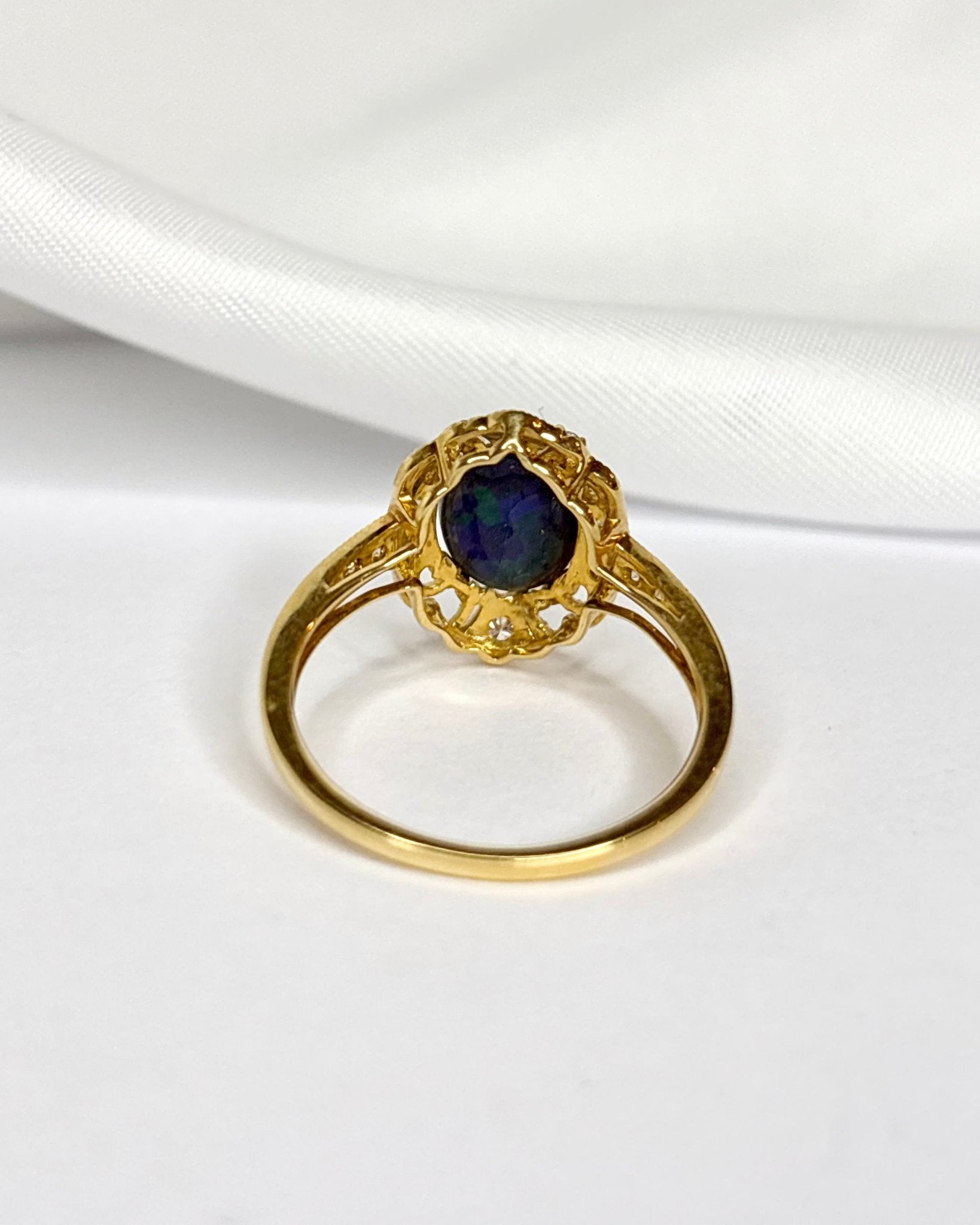 Bague Style Art Nouveau Opale Noire 0.81 carat & Diamants "Cléophée" - Elliade Paris