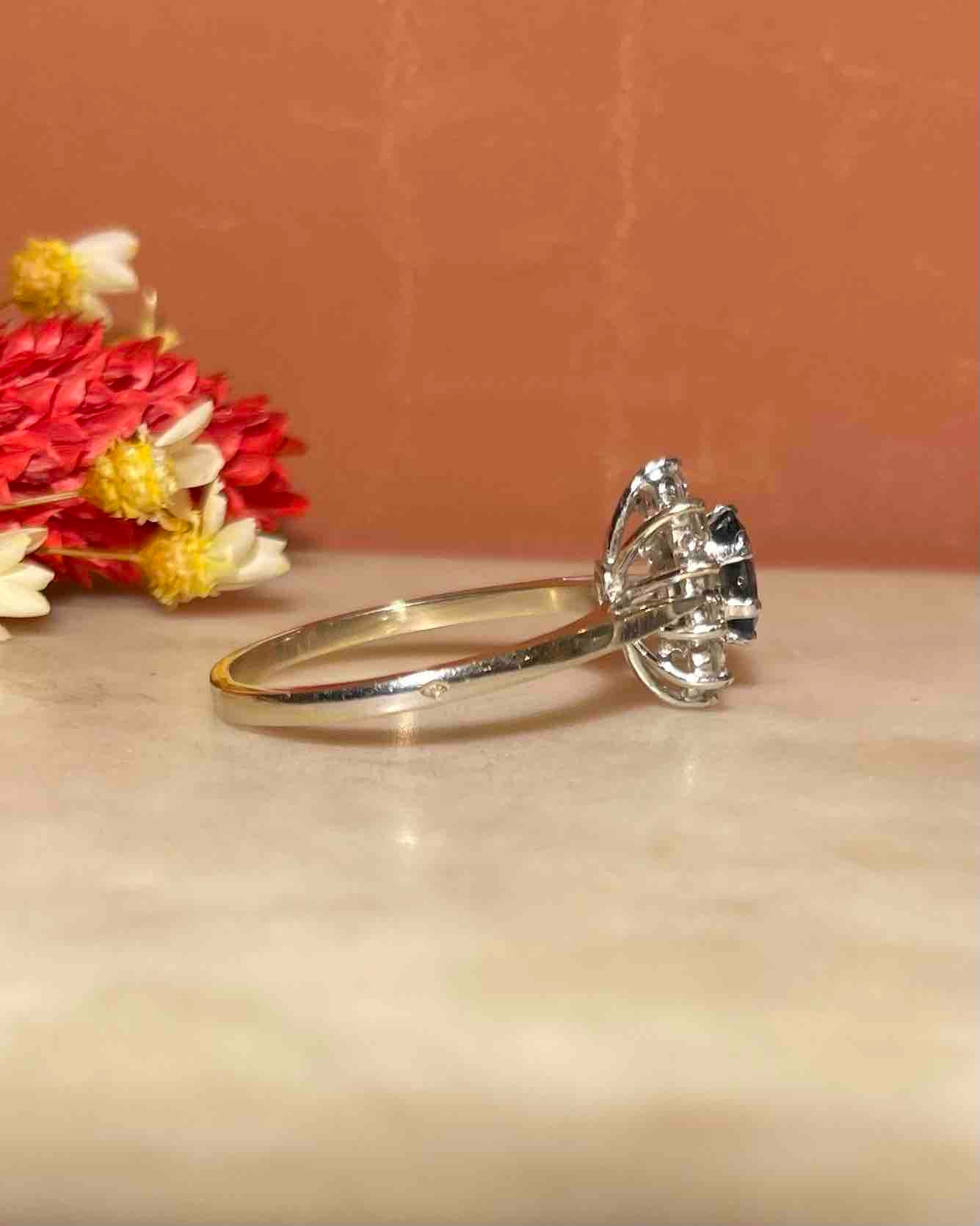 Bague Marguerite Saphir & 10 Diamants "Sierra"