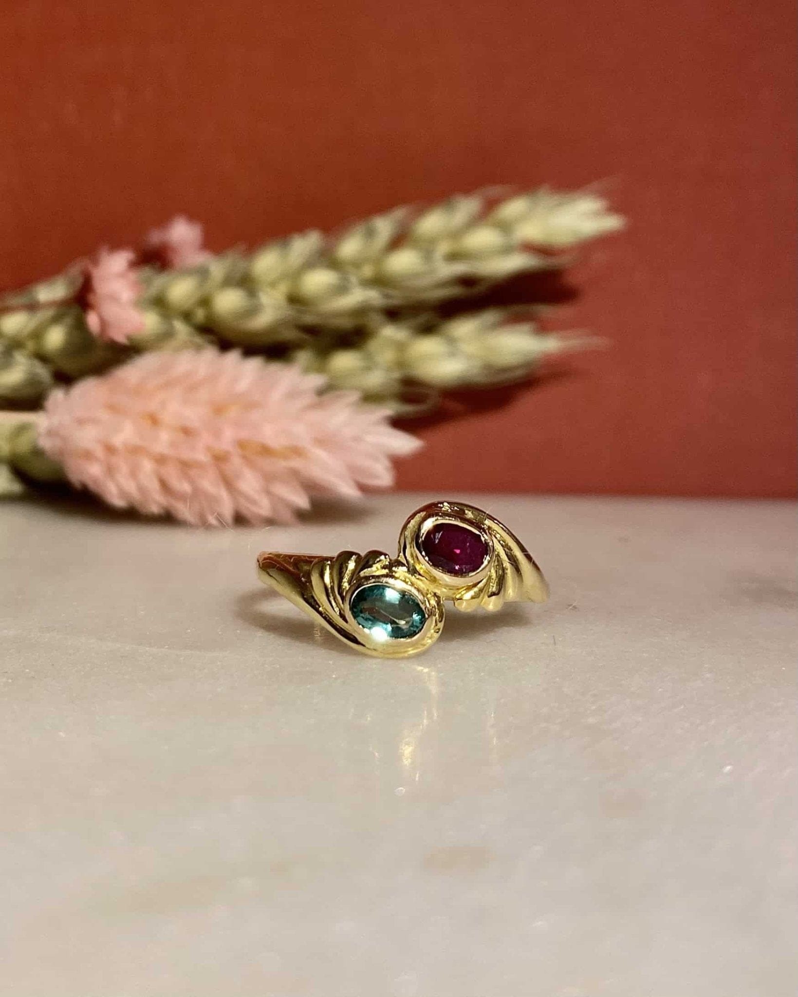 Bague Toi & Moi Rubis et Émeraude "Charlie" - Elliade Paris