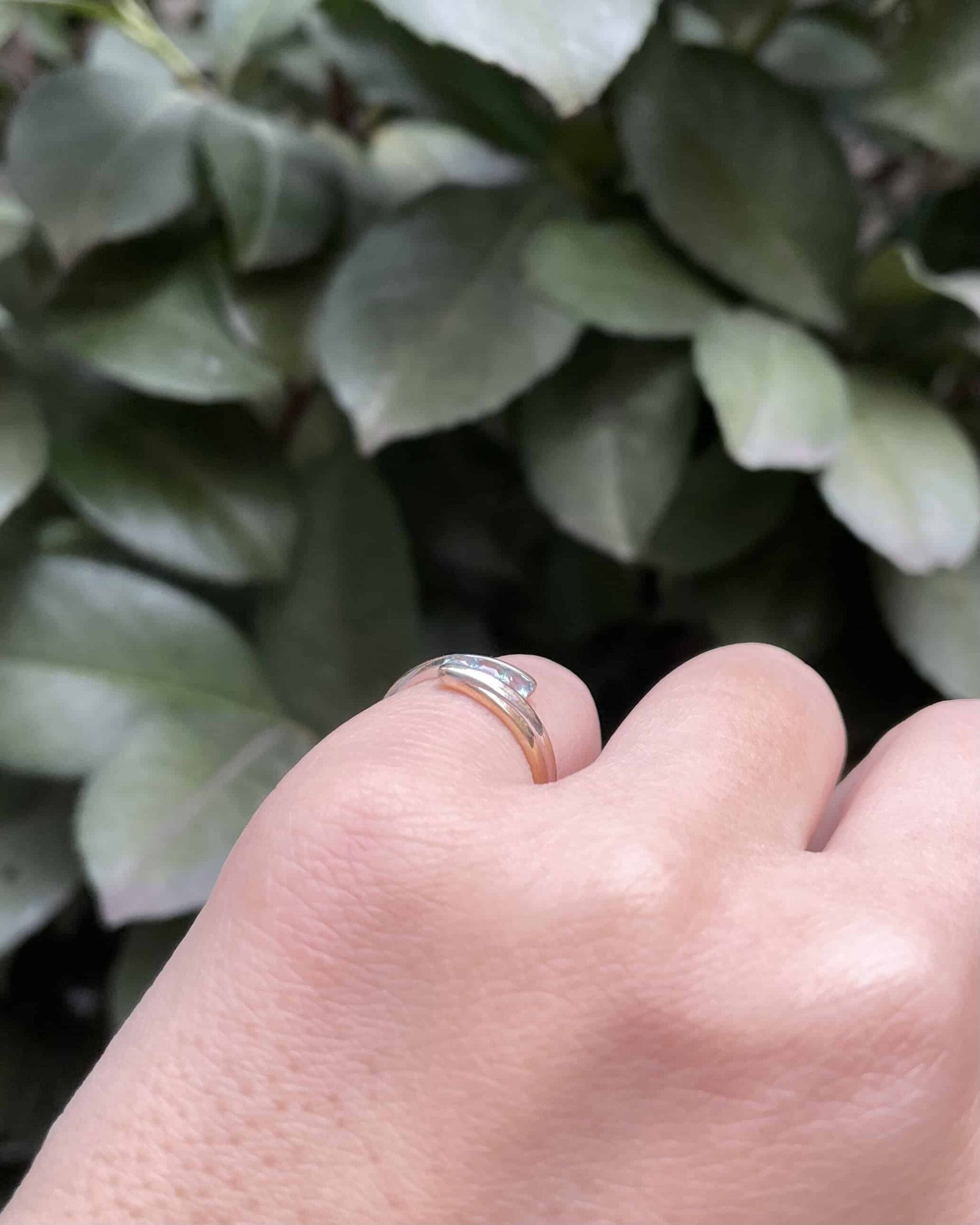 Bague Jonc Pinky Topazes "Irina" - Elliade Paris