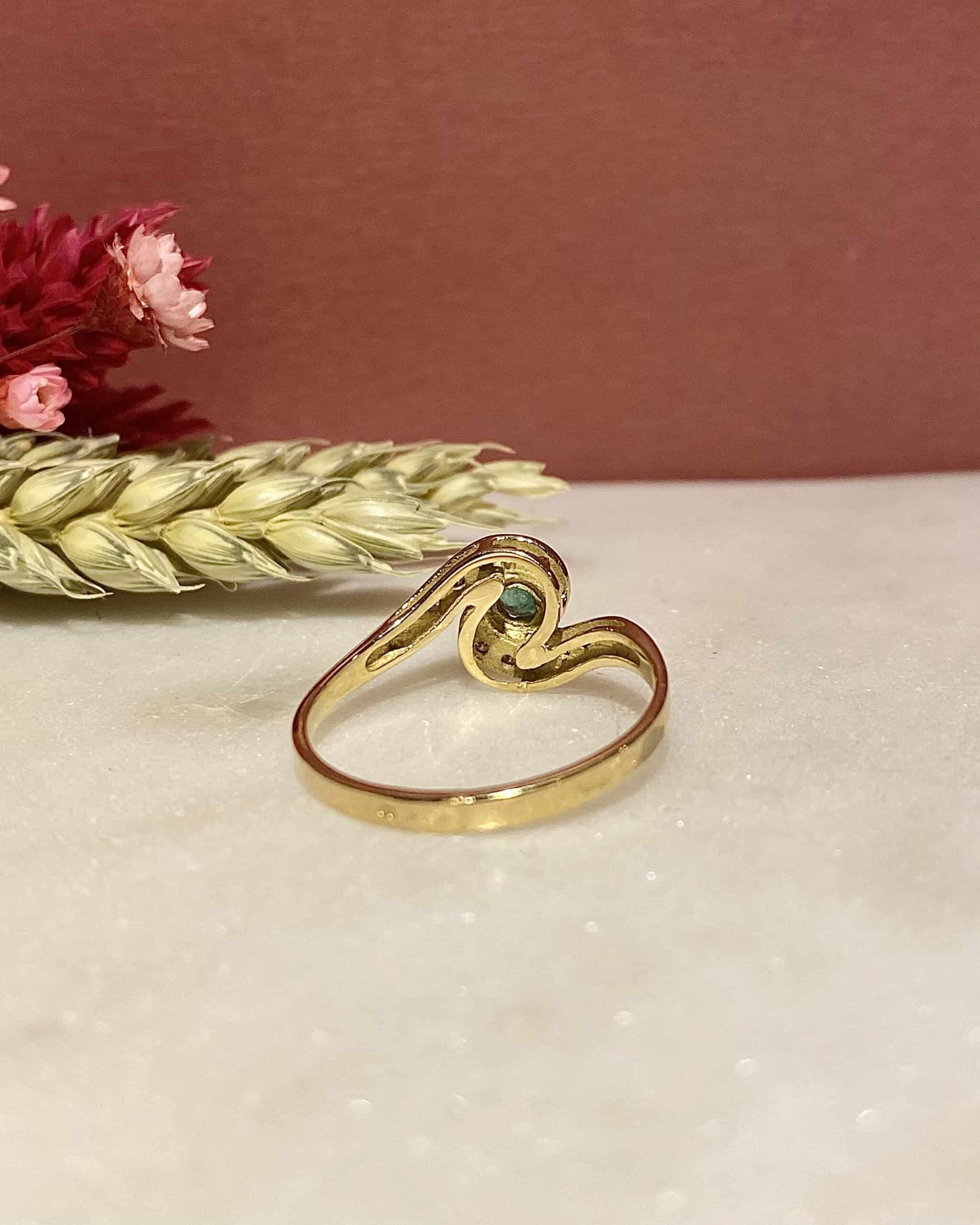 Bague Tourbillon Émeraude et Diamants "Jamsine"