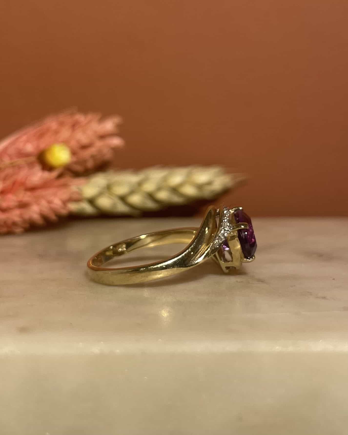 Bague Tourbillon Améthyste 1.75 Carat & 10 Diamants "Amelie" - Elliade Paris