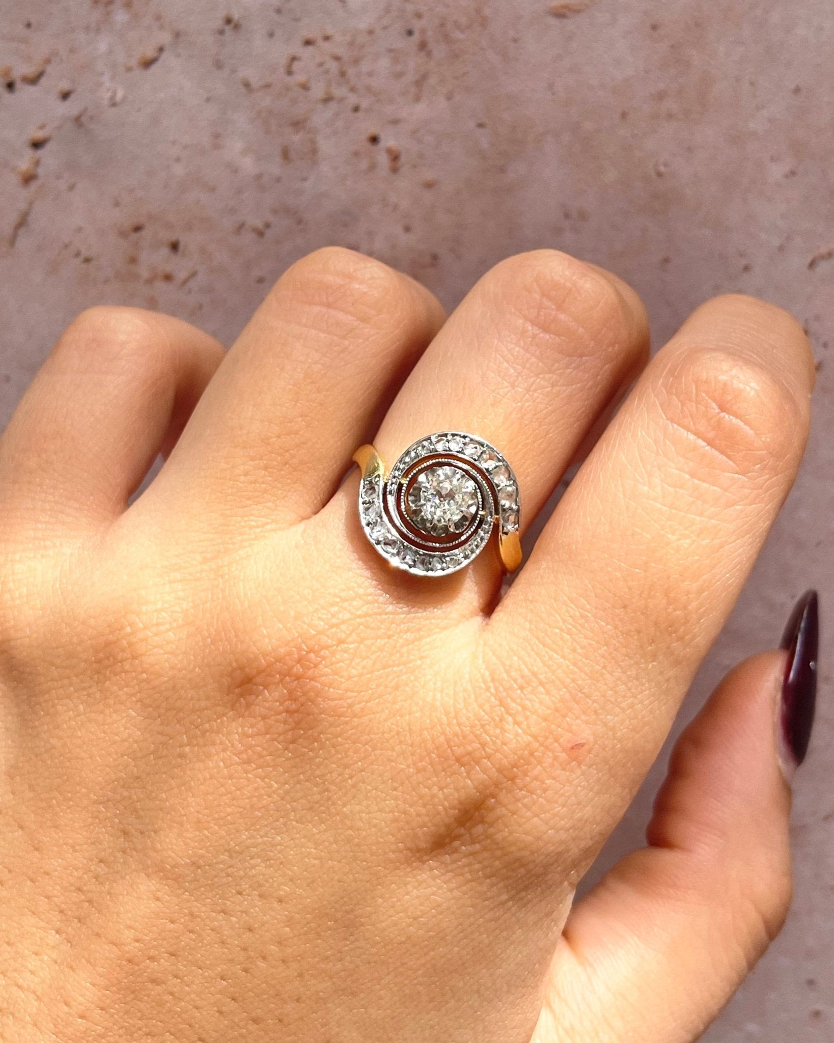 Bague Tourbillon Art - Déco 17 Diamants "Laurène" - Elliade Paris