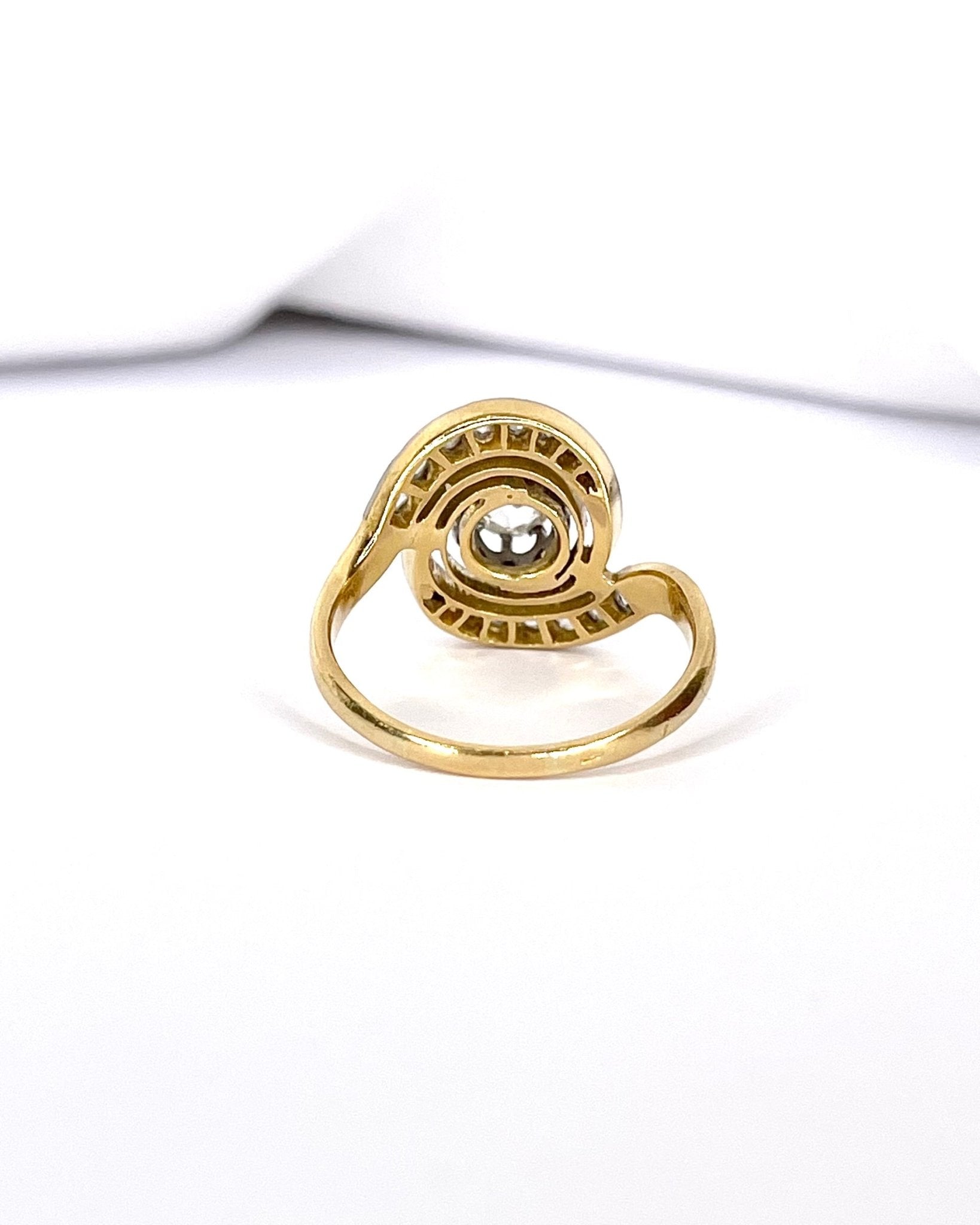 Bague Tourbillon Art - Déco 17 Diamants "Laurène" - Elliade Paris