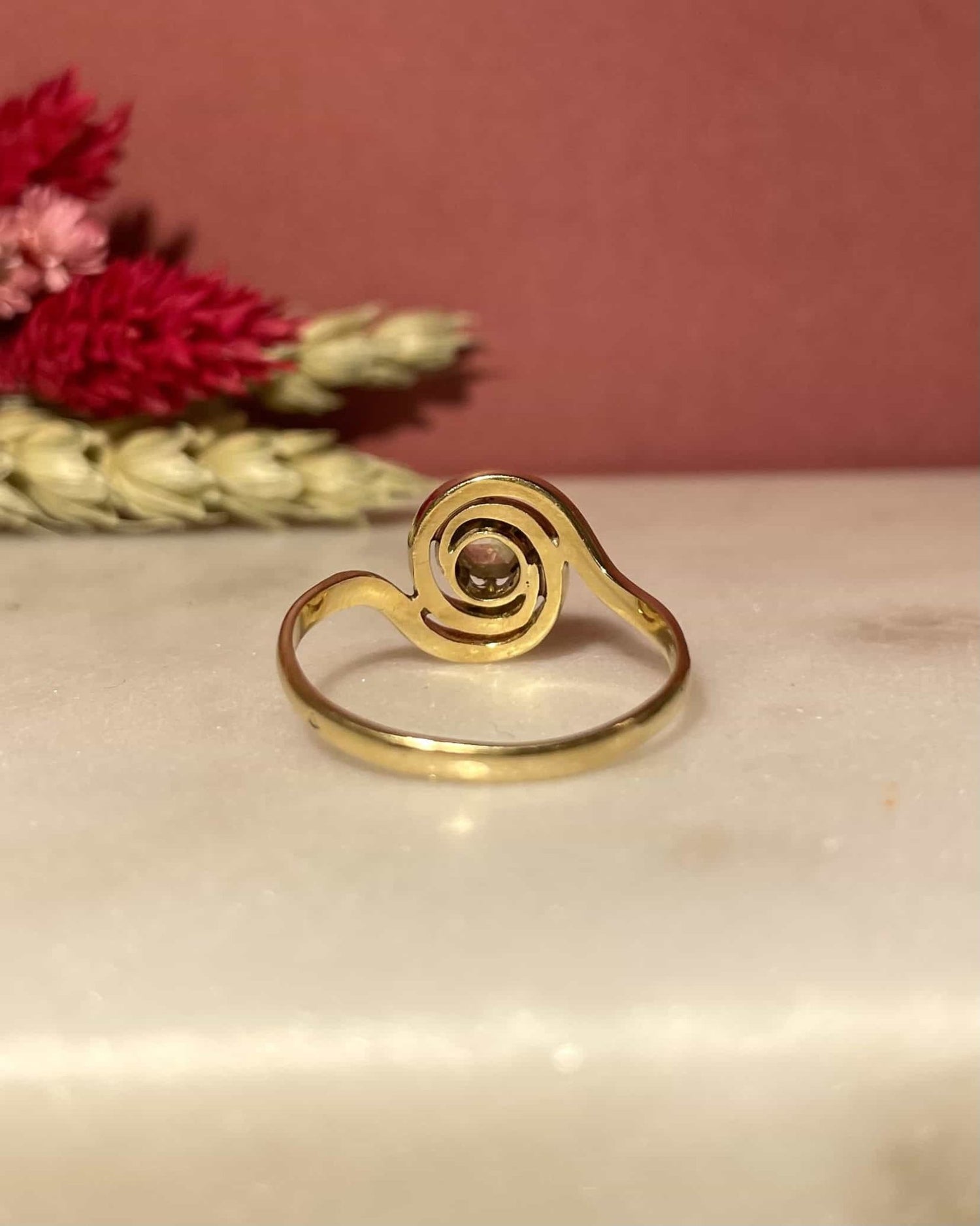 Bague Tourbillon Art - Deco Diamant taille rose 0.25 carat "Tyhoa" - Elliade Paris