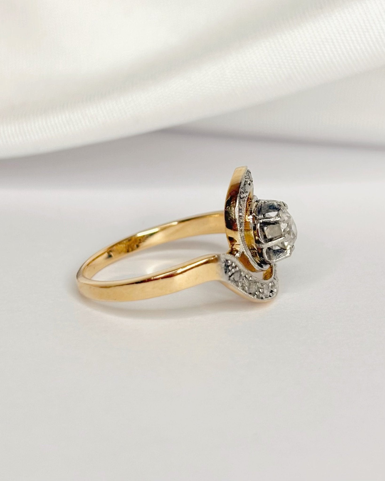 Bague Tourbillon Art-Déco Diamants 0.29 carat "Suzanne" - Elliade Paris