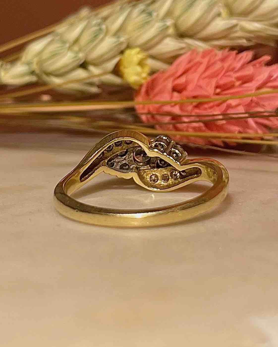 Bague Tourbillon de 15 Diamants "Phoebe" - Elliade Paris