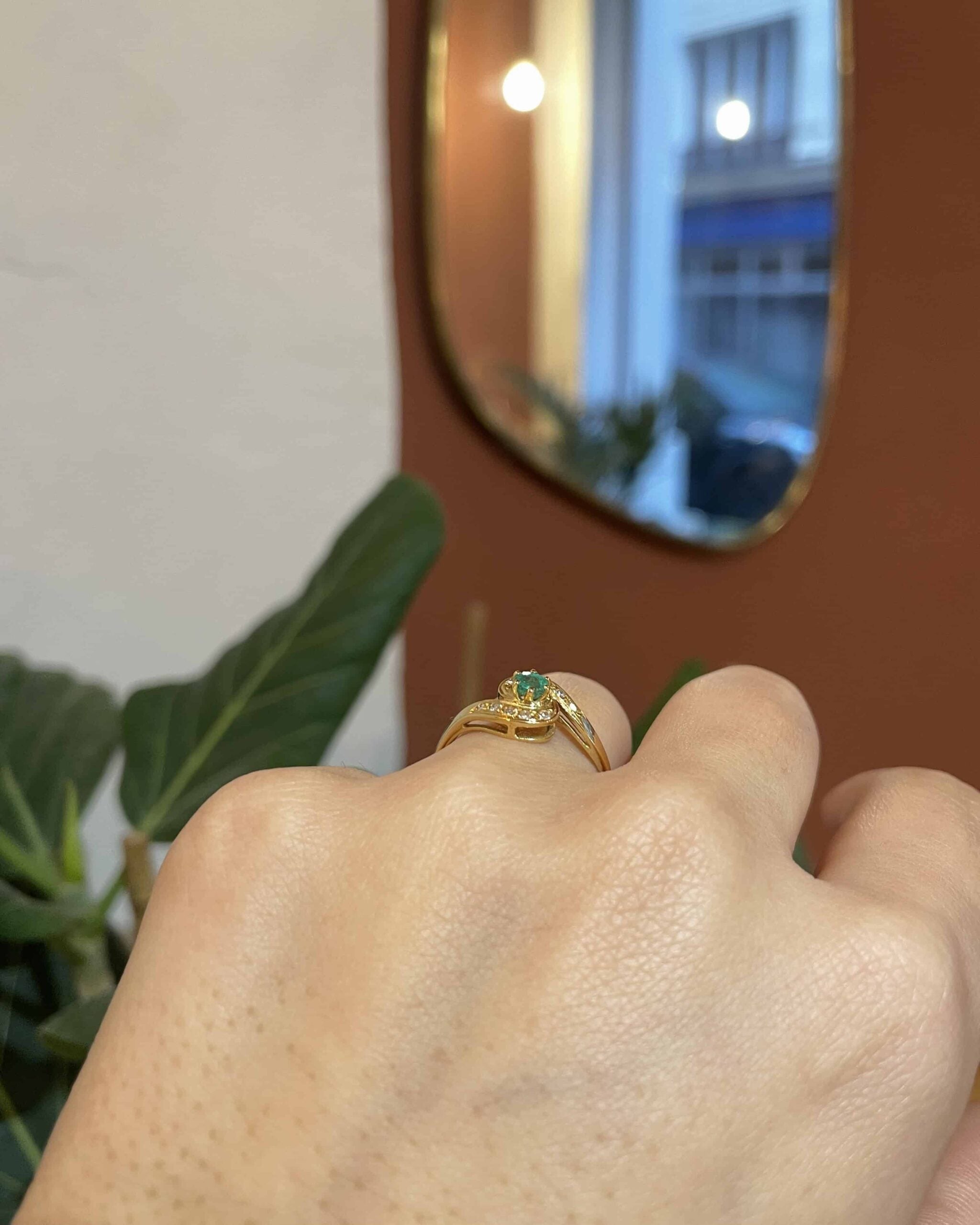 Bague Tourbillon Émeraude et Diamants "Jamsine"