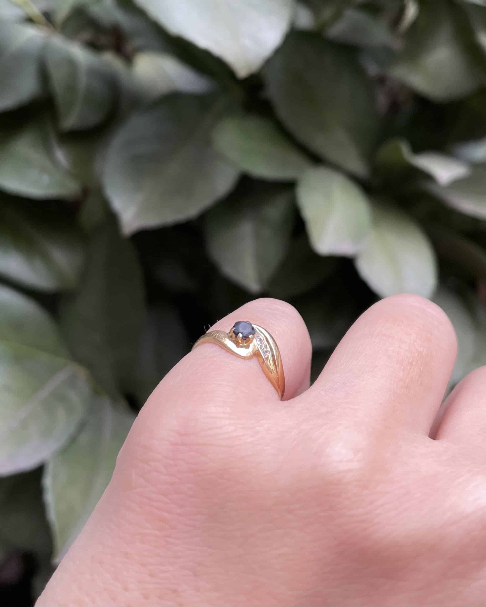Bague Tourbillon Pinky Saphir & Diamants "Ola" - Elliade Paris