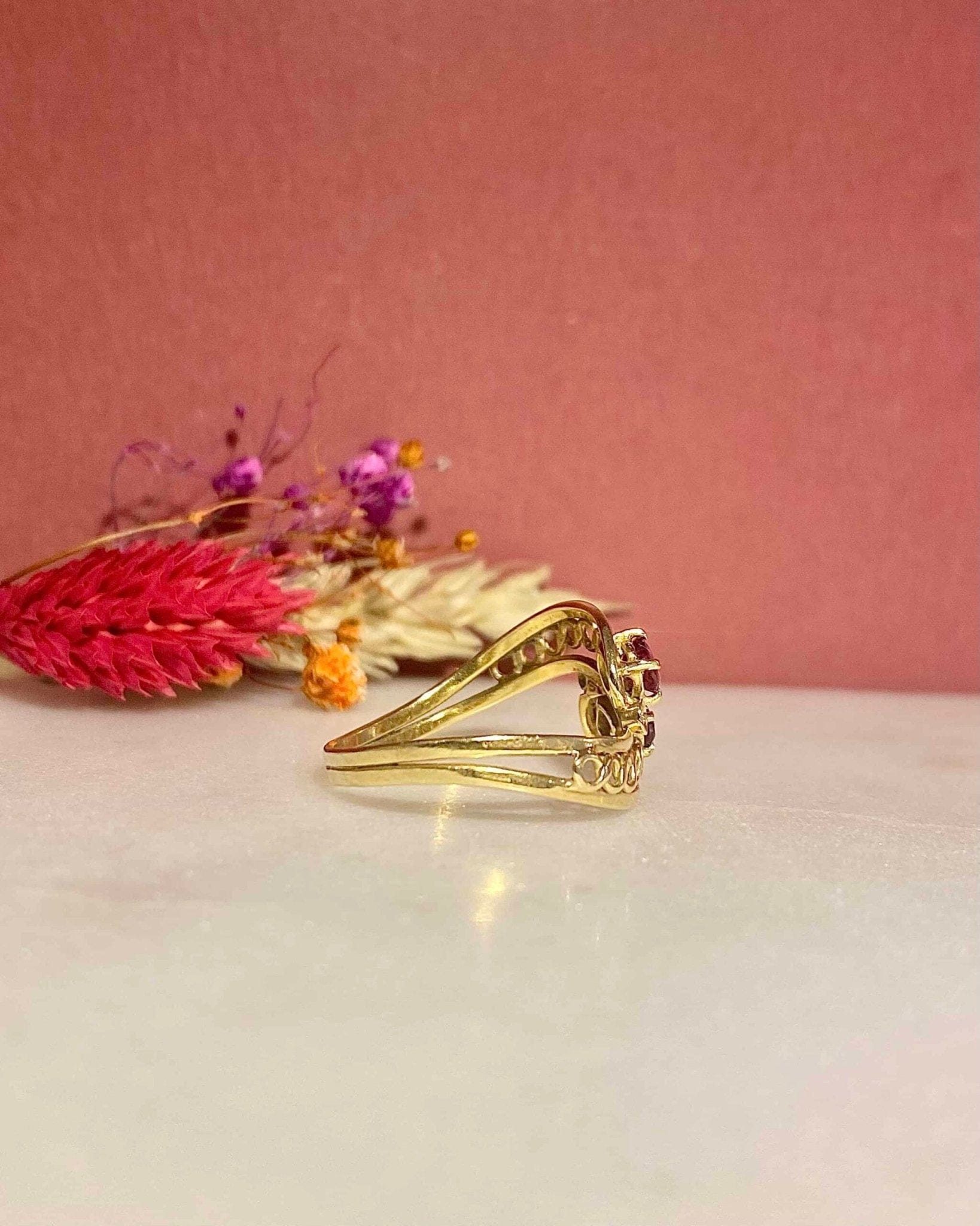 Bague Tourbillon Rubis 0.40 carat & Diamants "Talitha" - Elliade Paris