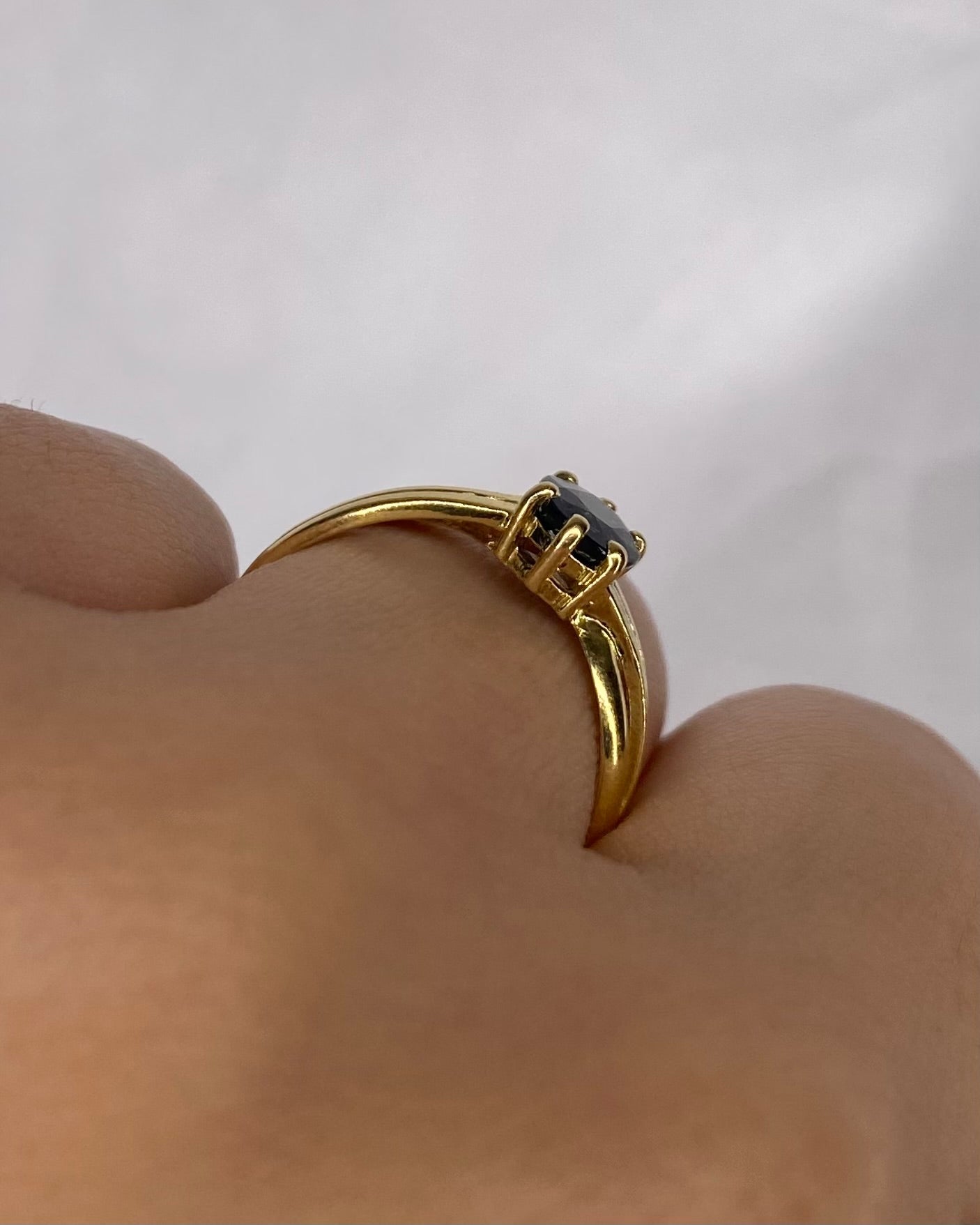 Bague tourbillon Saphir 0.63 carat "Loeva" - Elliade Paris