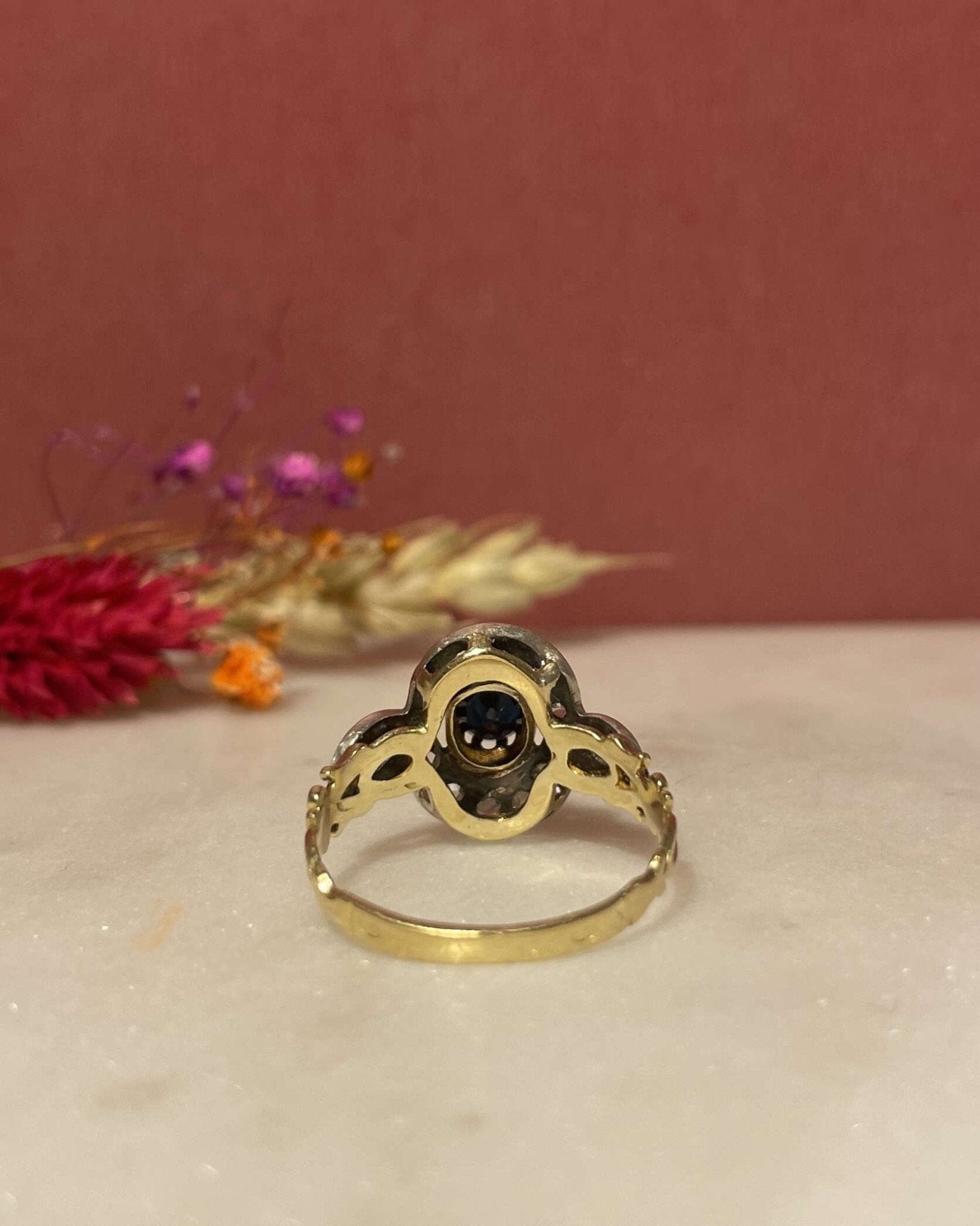 Bague Tourbillon Saphir et Diamants "Eryn" - Elliade Paris