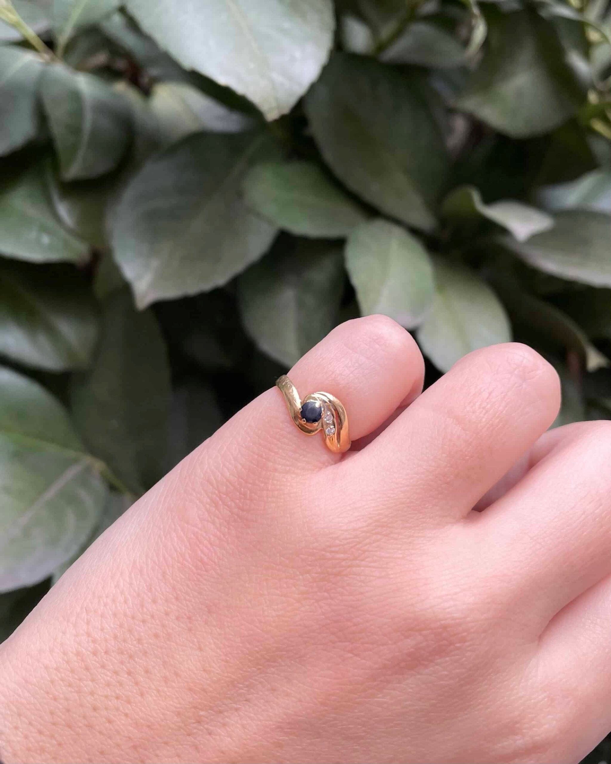 Bague Tourbillon Pinky Saphir & Diamants "Ola" - Elliade Paris