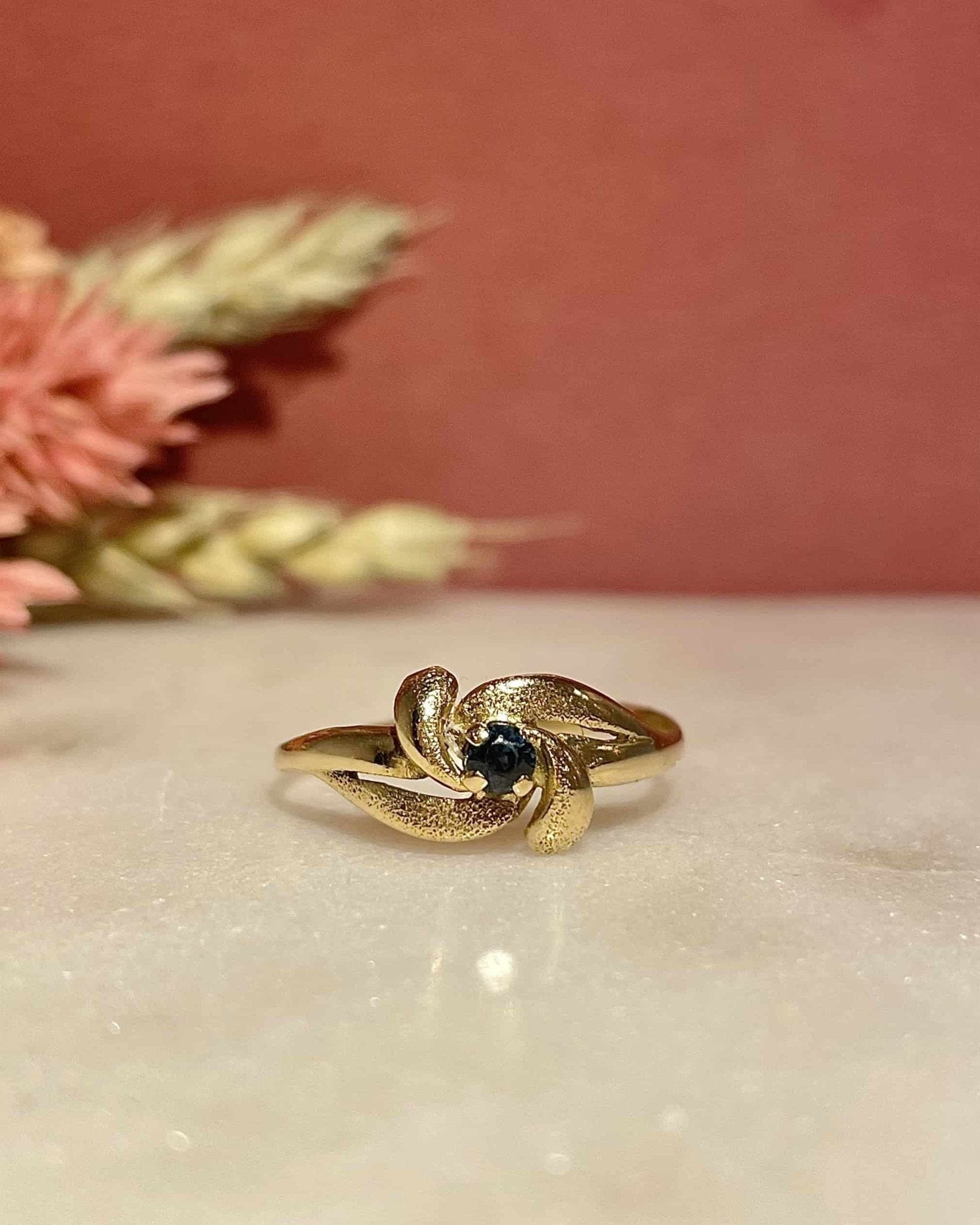 Bague Tourbillon Saphir "Magnolia" - Elliade Paris