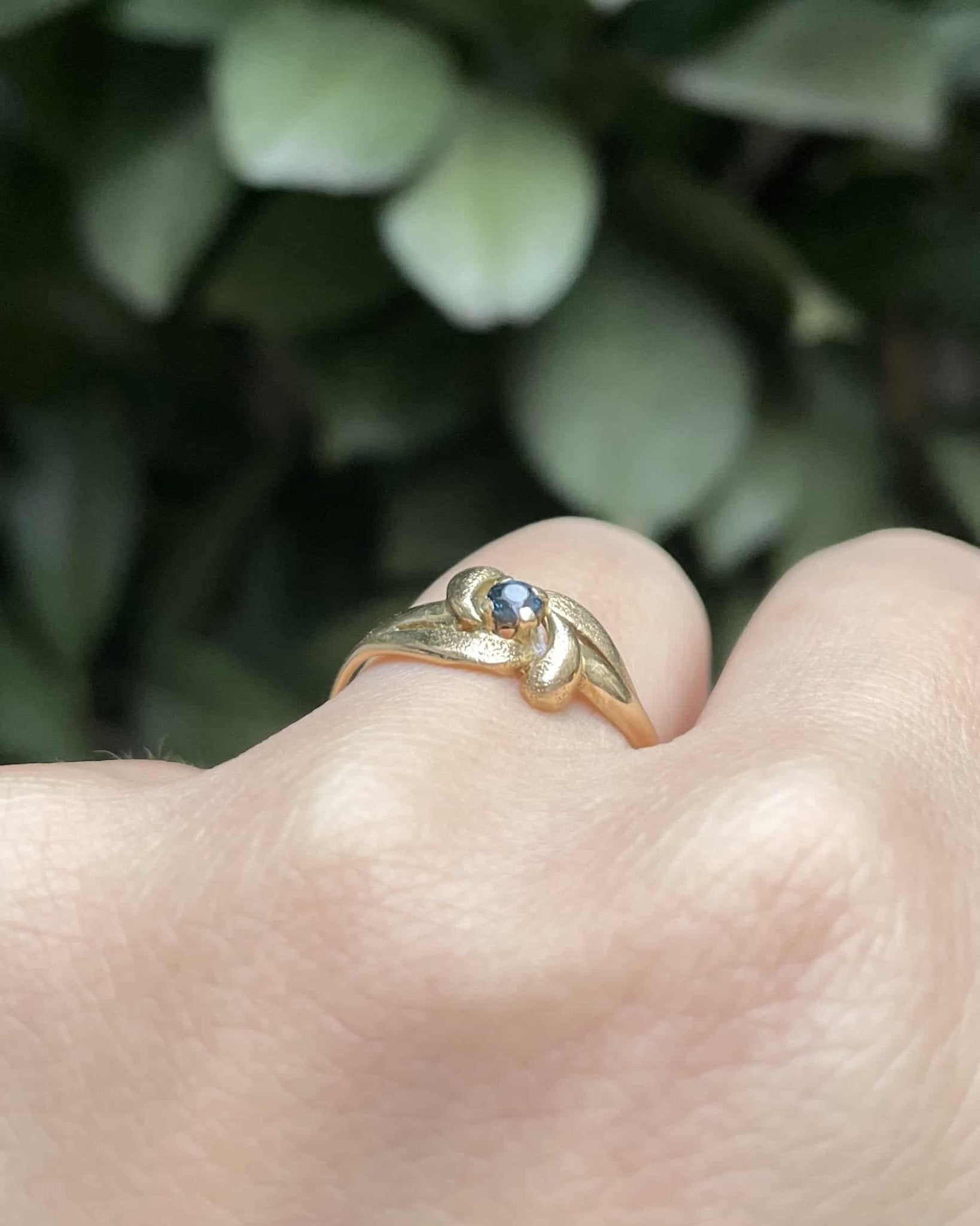 Bague Tourbillon Saphir "Magnolia" - Elliade Paris