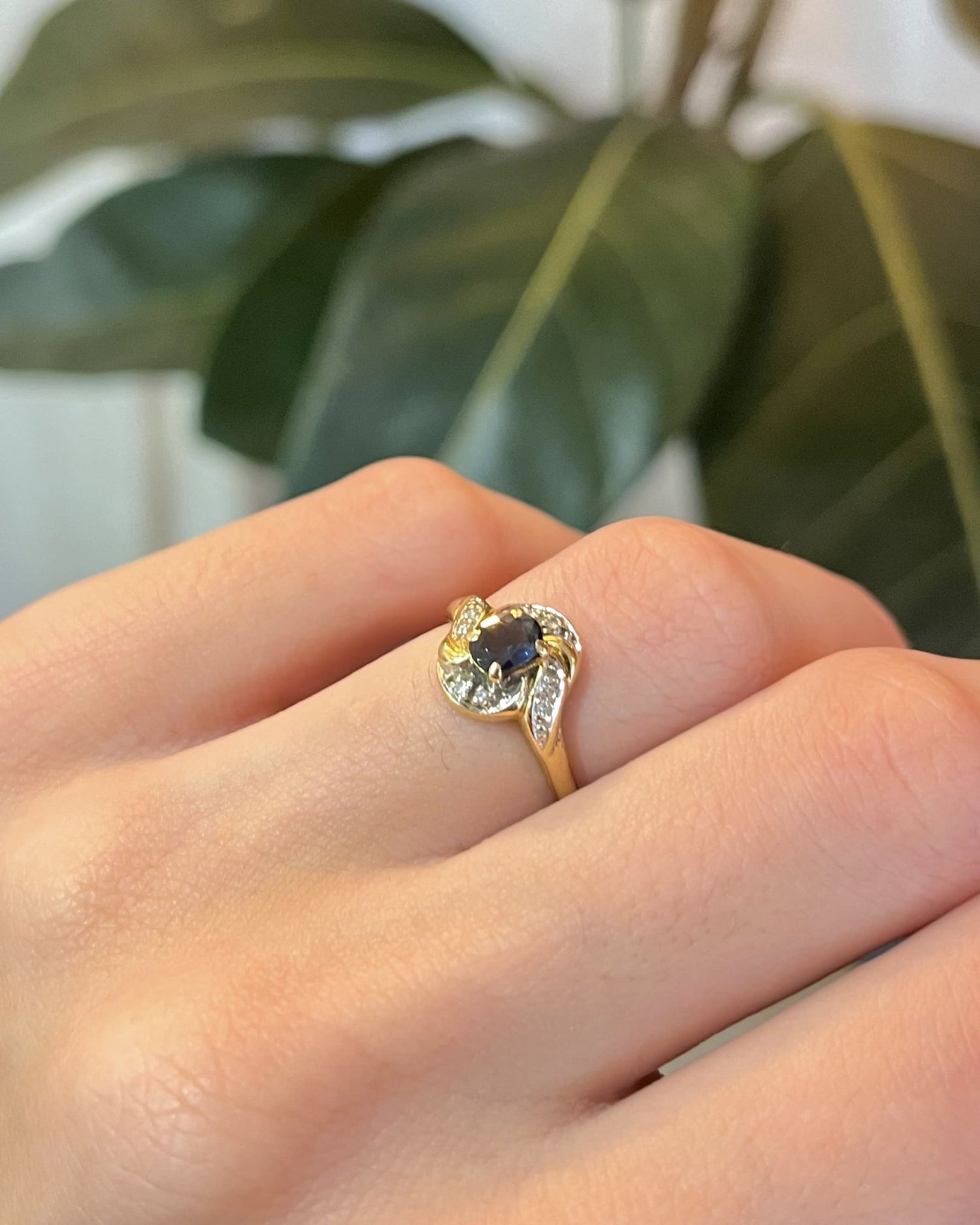 Bague Tourbillon style Art - déco Saphir et Diamants "Margot" - Elliade Paris