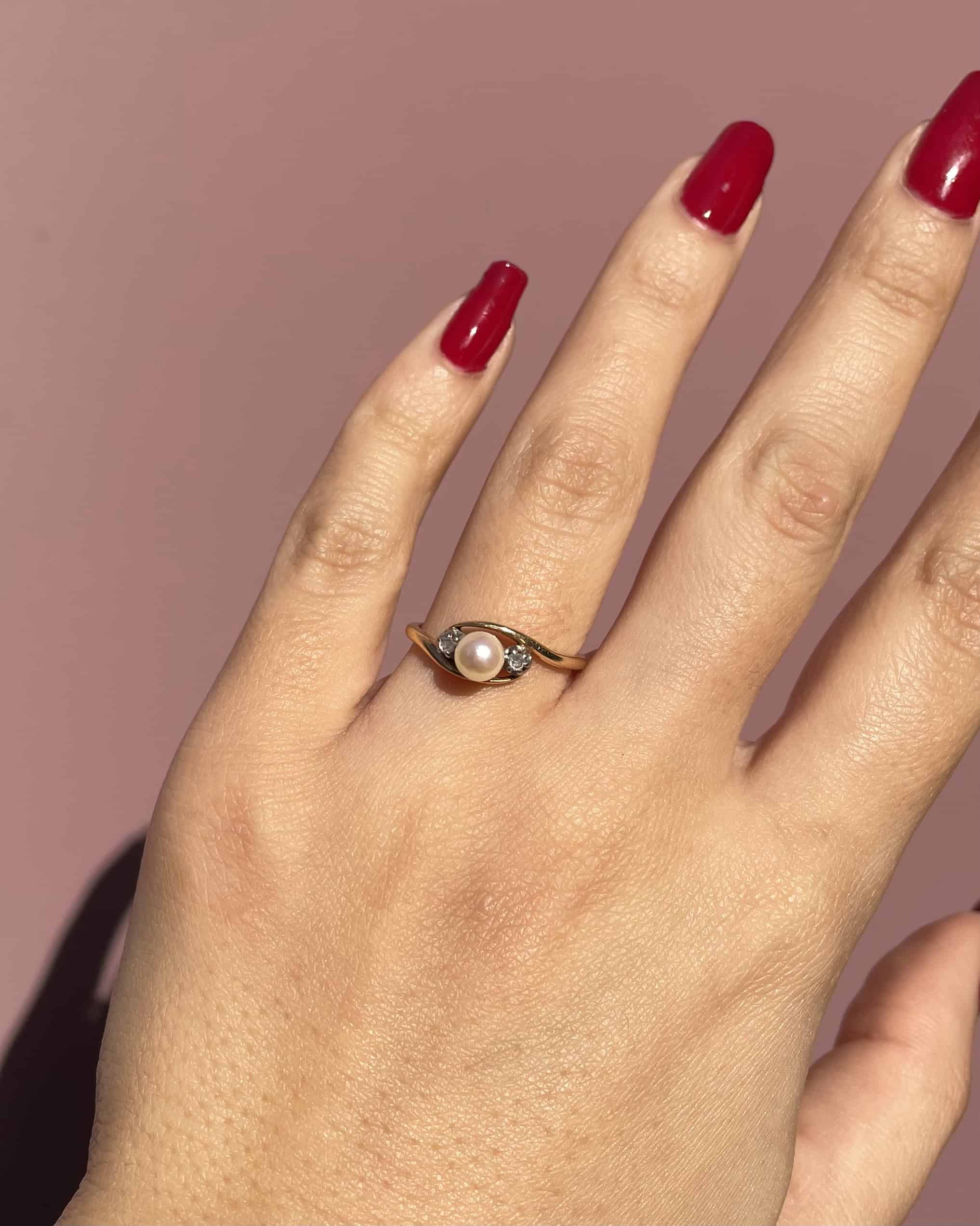 Bague Trilogie Tourbillon Perle et Diamants "Dalia"