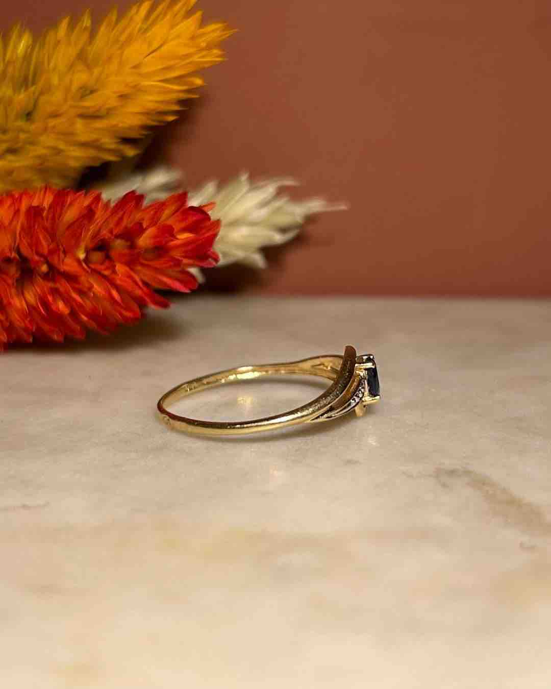 Bague Tourbillon vintage Saphir ”Juliana” - Elliade Paris
