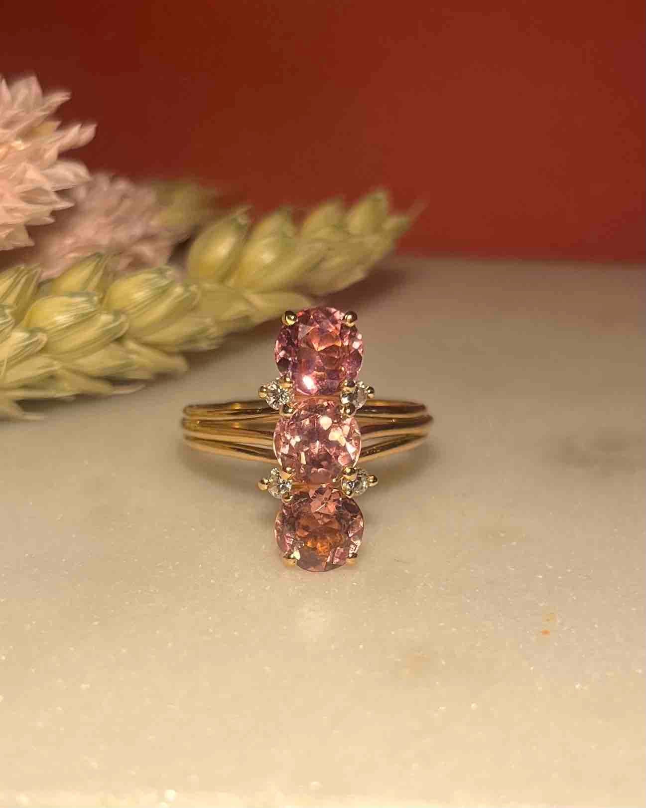 Bague Marquise Tourmalines Roses 2.70 carats et Diamants "Rosalia" - Elliade Paris