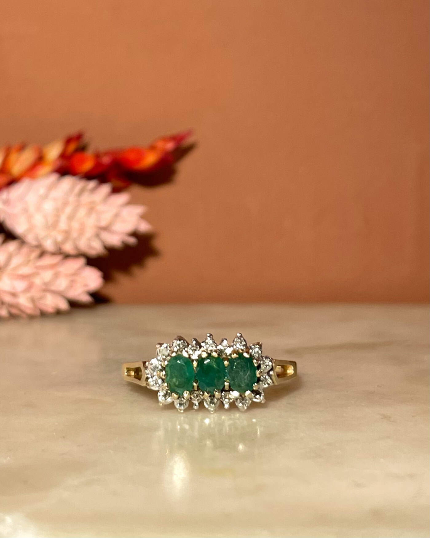 Bague Trilogie 3 Émeraudes & 18 Diamants "Imani" - Elliade Paris