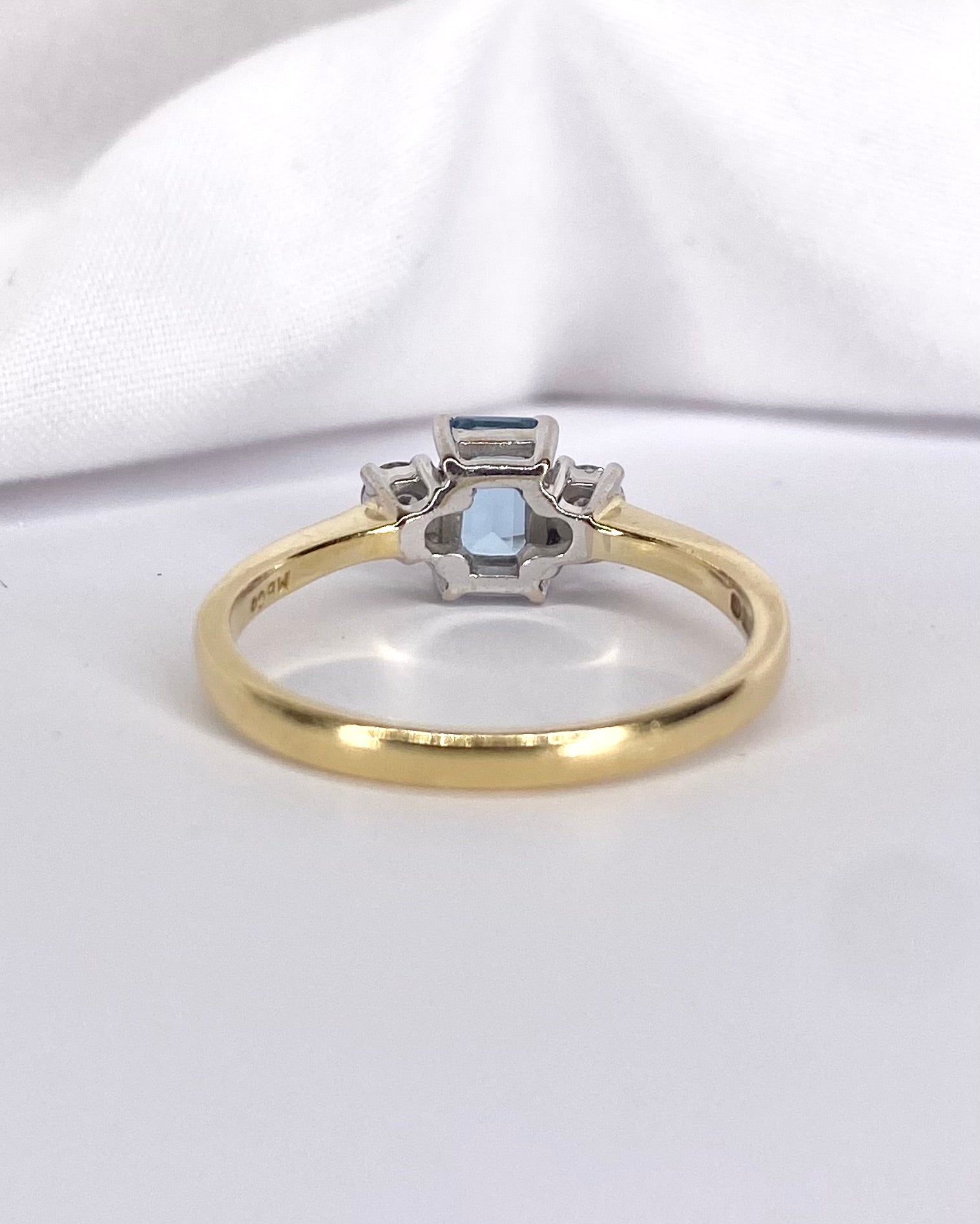 Bague Trilogie Aigue - Marine 0.75 carat & Diamants "Julietta" - Elliade Paris