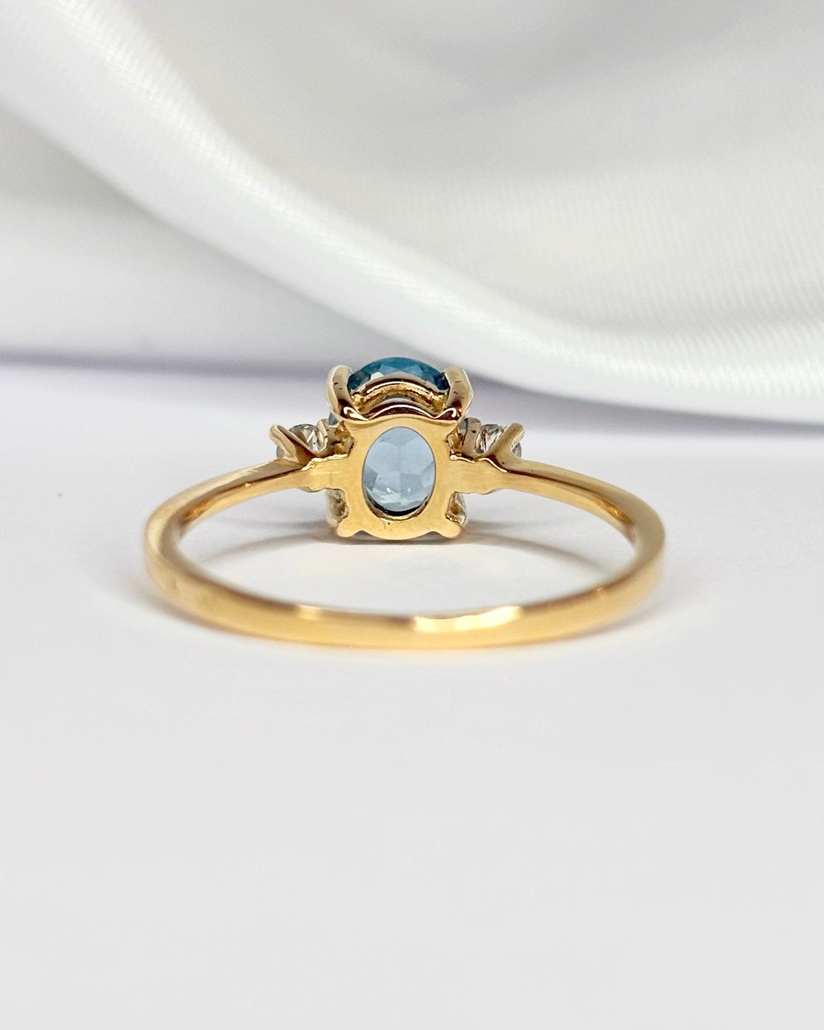 Bague Trilogie Aigue - Marine 0.95 carat & Diamants "Fiona" - Elliade Paris