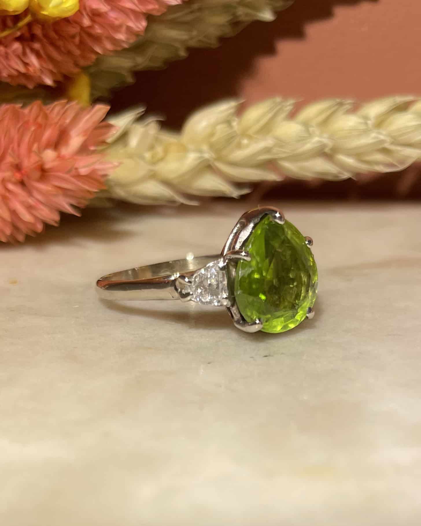 3-carat peridot & troida diamond ring "Asdane"