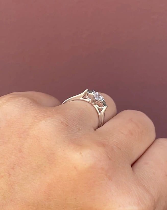 Bague Trilogie Diamant ovale 0.37 carat & Tourmalines "Athénaïs" - Elliade Paris