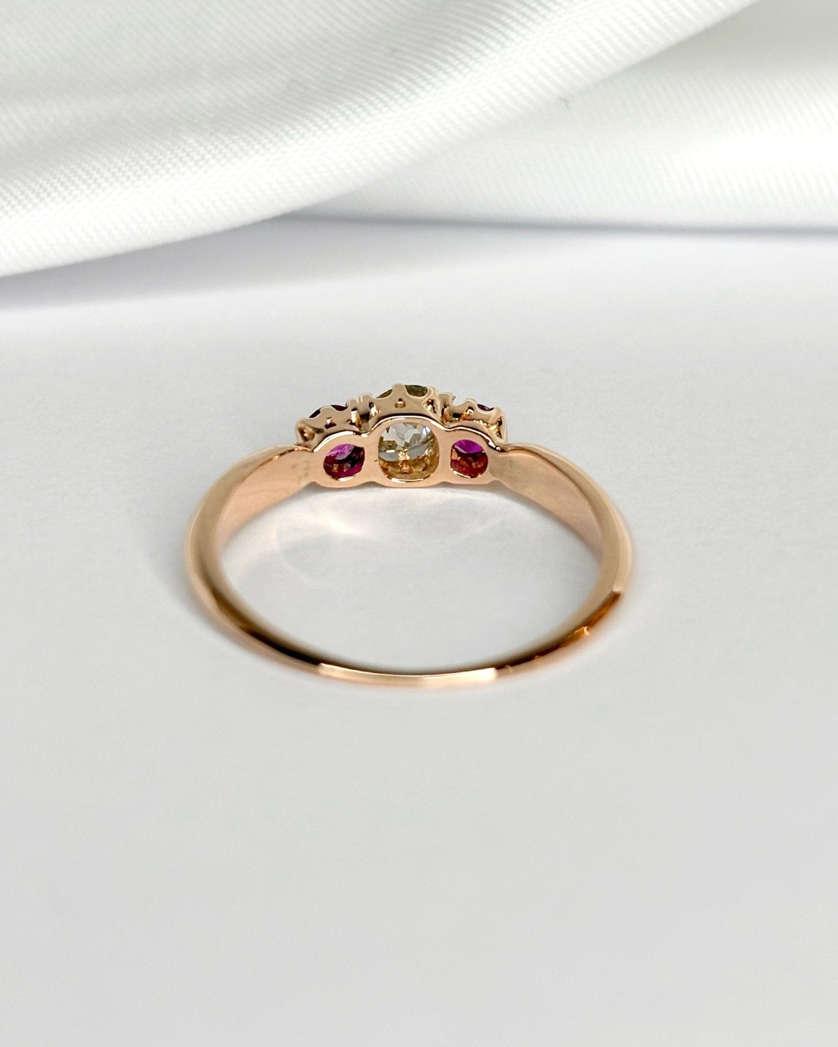 Bague Trilogie Diamant & Rubis "Christa" - Elliade Paris