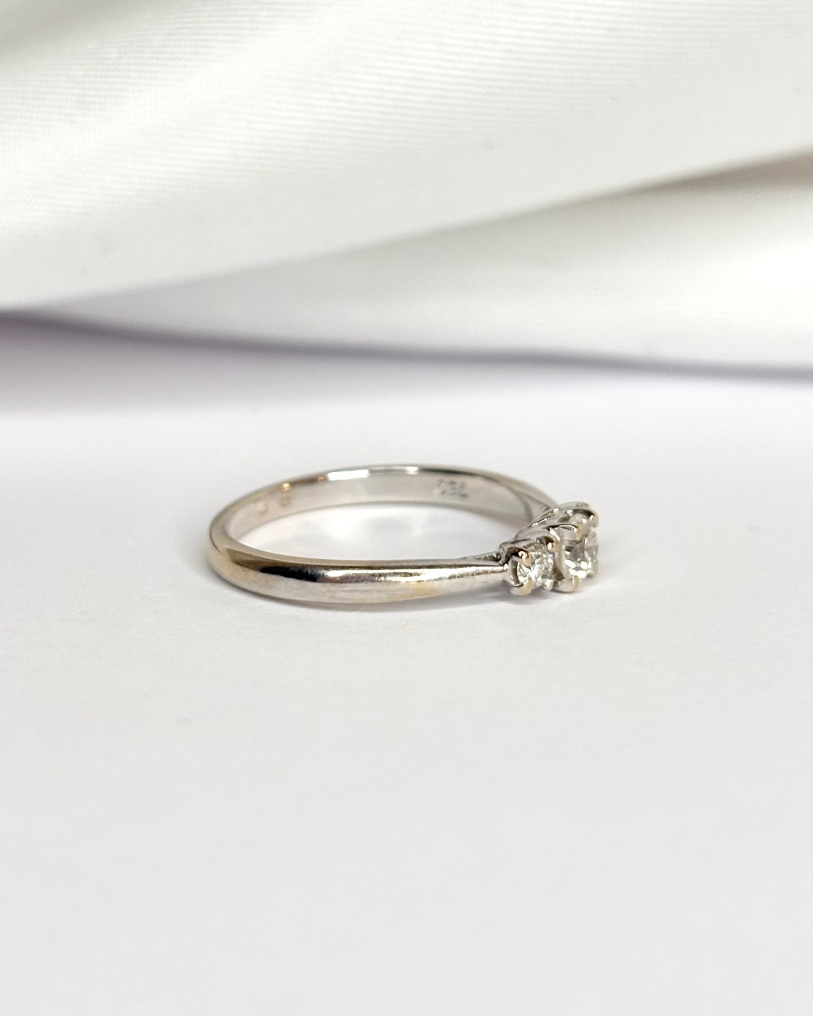 Bague Trilogie Diamants 0.30 carat "Kayla" - Elliade Paris