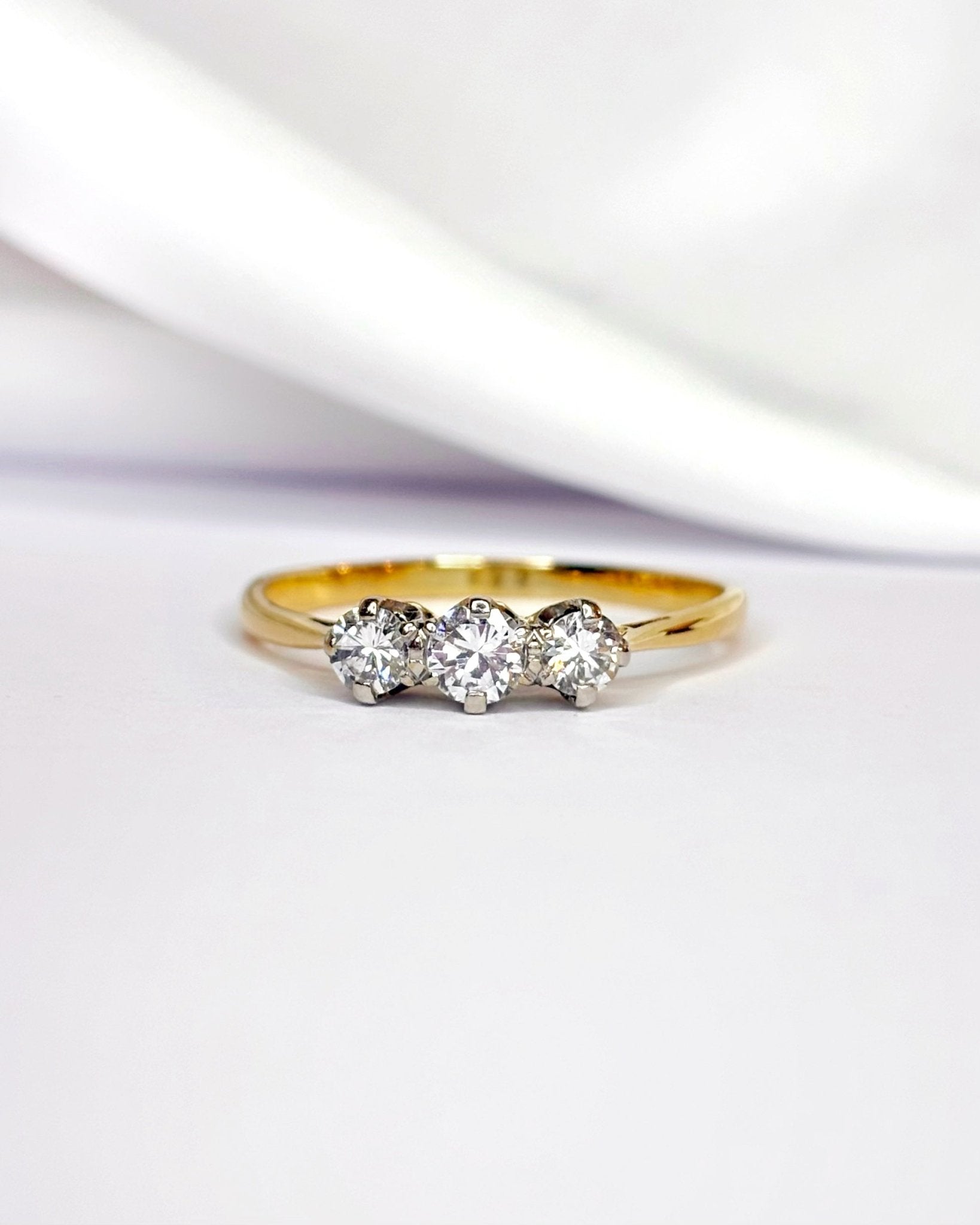 Bague Trilogie Diamants 0.45 carat "Eliane" - Elliade Paris