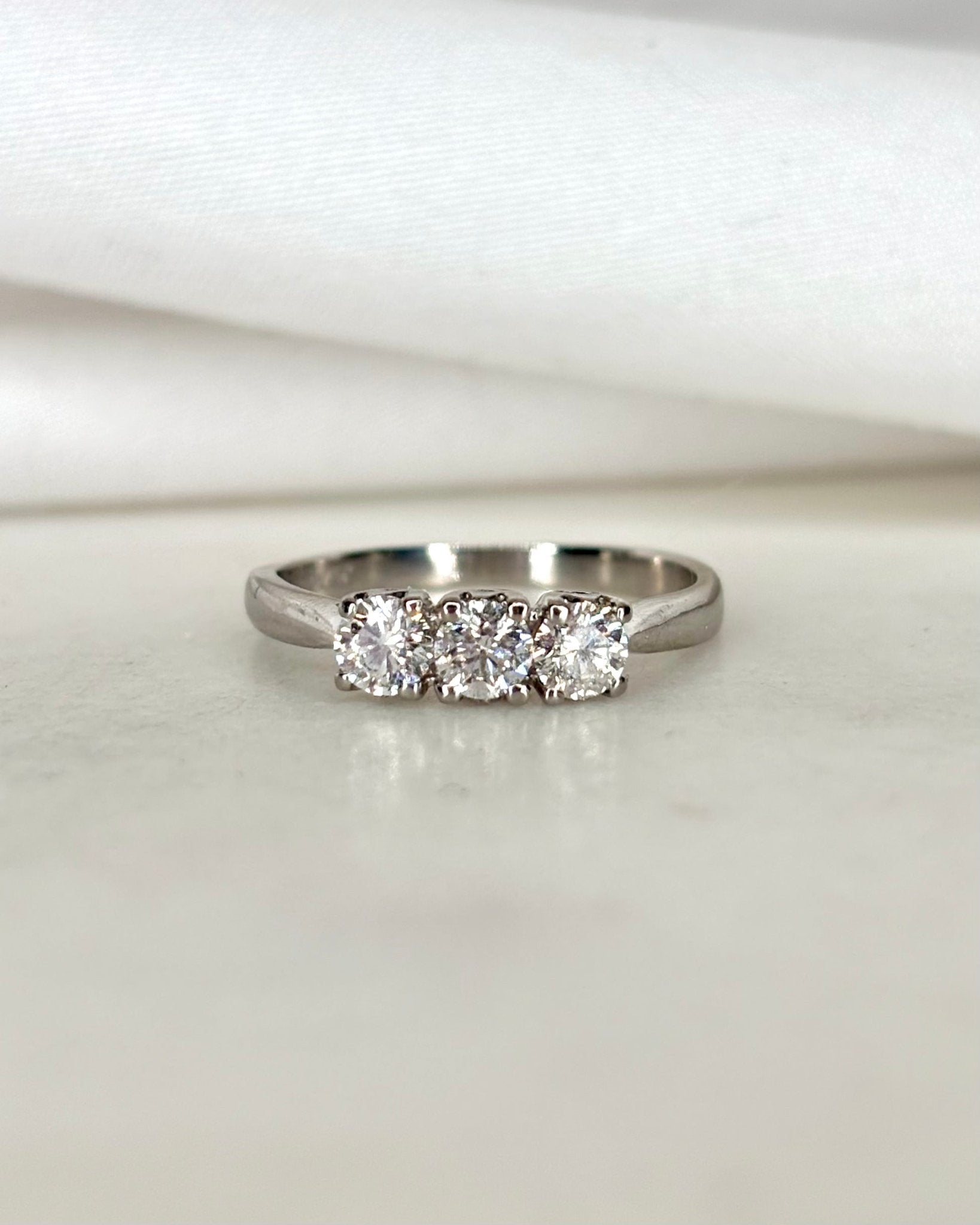 Bague Trilogie Diamants 0.57 carat "Paloma" - Elliade Paris