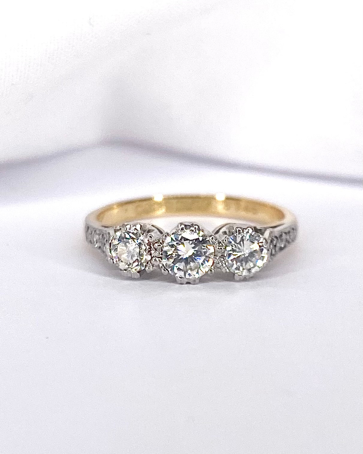 Bague Or 18 Carats Avec Diamants 0,14 Carats - Poids 3,79 G, Occasion