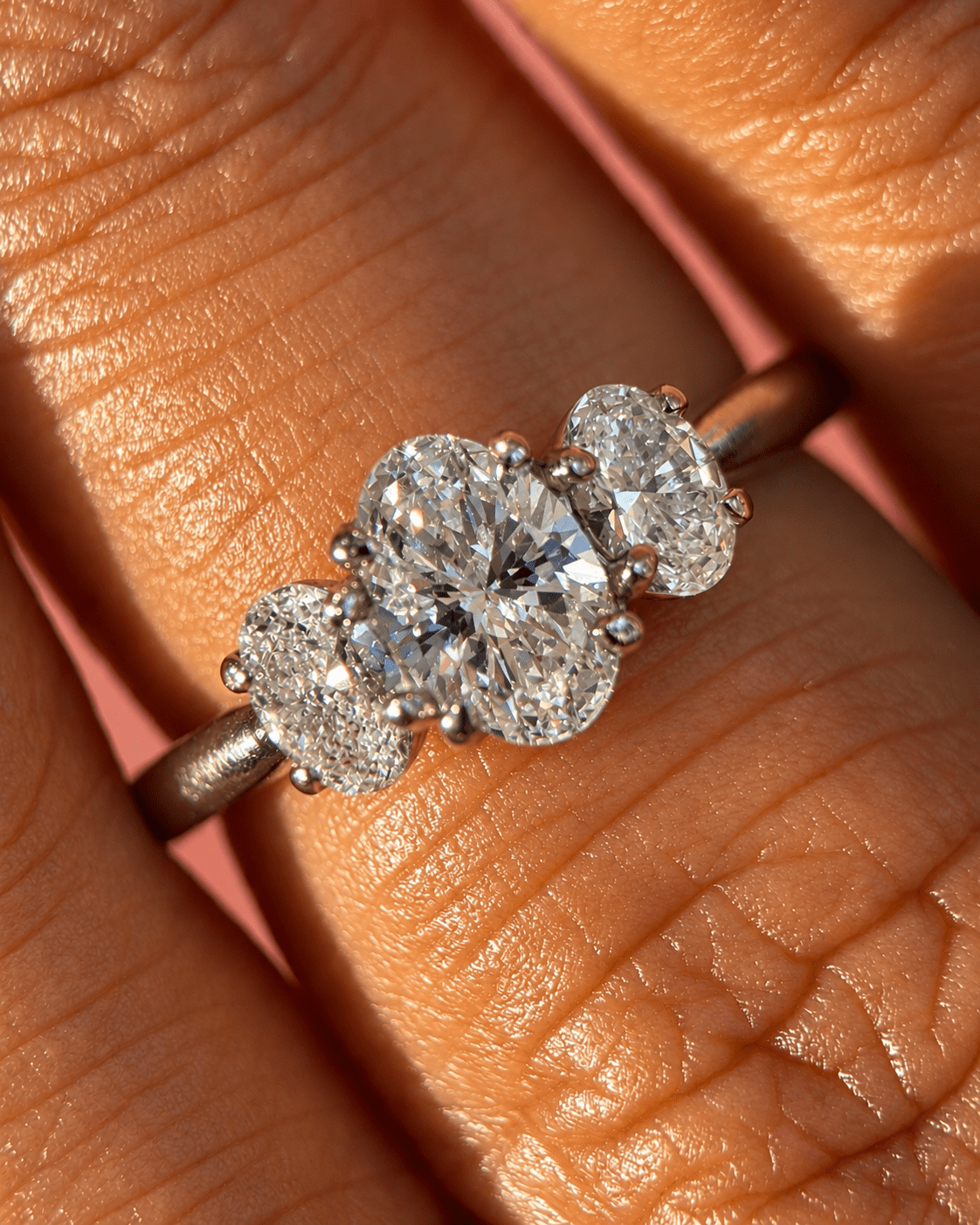 Bague Trilogie Diamants ovale 1.70 carat G/VS "Pénelope" - Elliade Paris