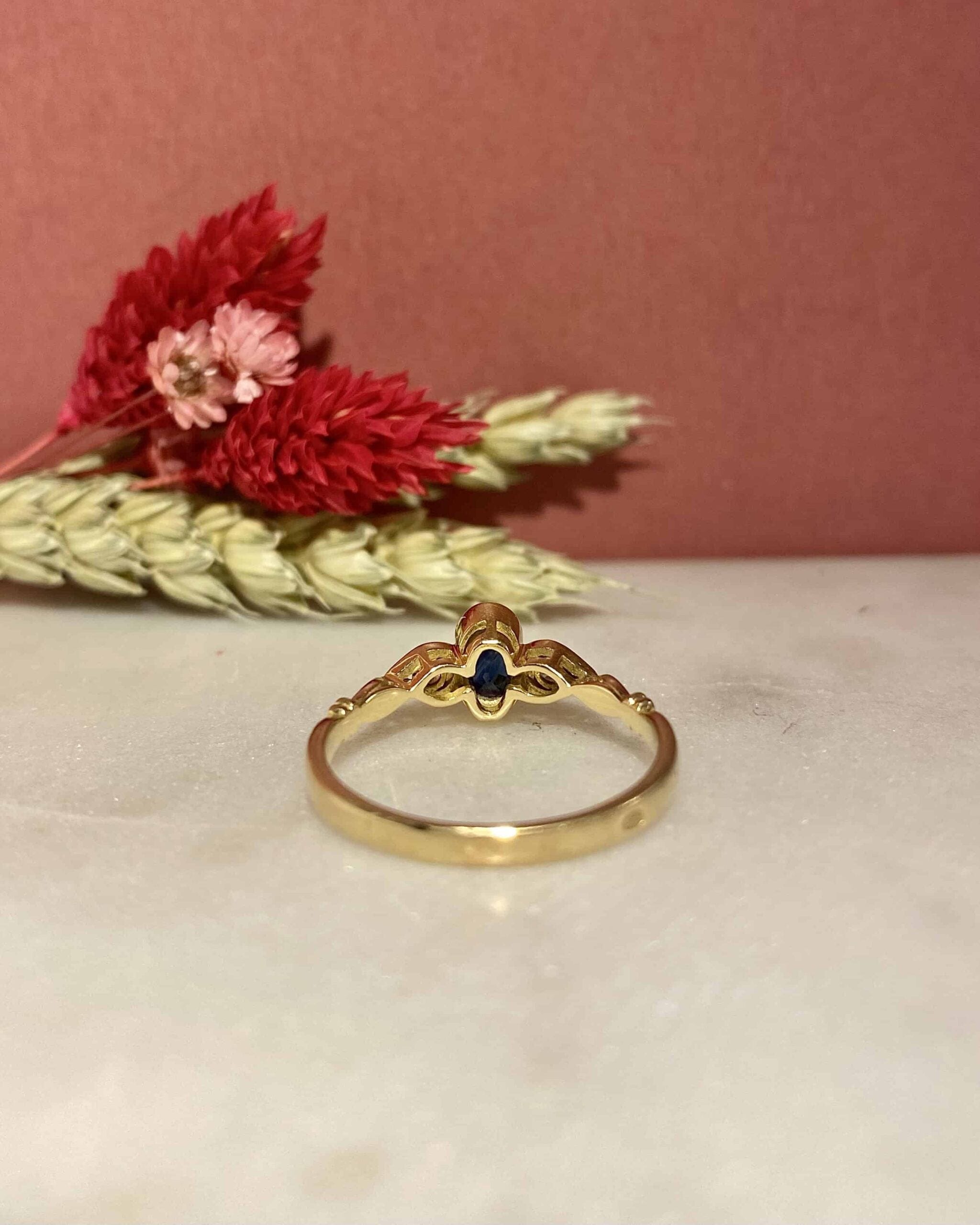 Bague Trilogie Saphir 0.55 carat & Diamants "Rylee" - Elliade Paris