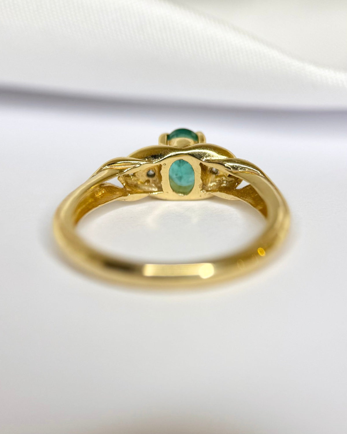 Bague Trilogie Émeraude 0.65 carat & Diamants "Loriane" - Elliade Paris