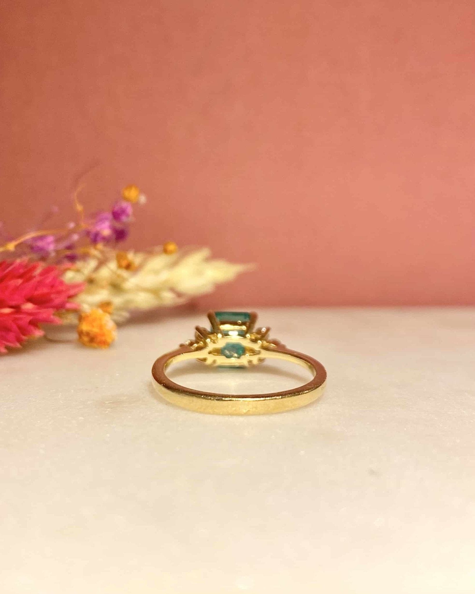 Bague Trilogie Emeraude 0.85 carat & Diamants "Aimee" - Elliade Paris