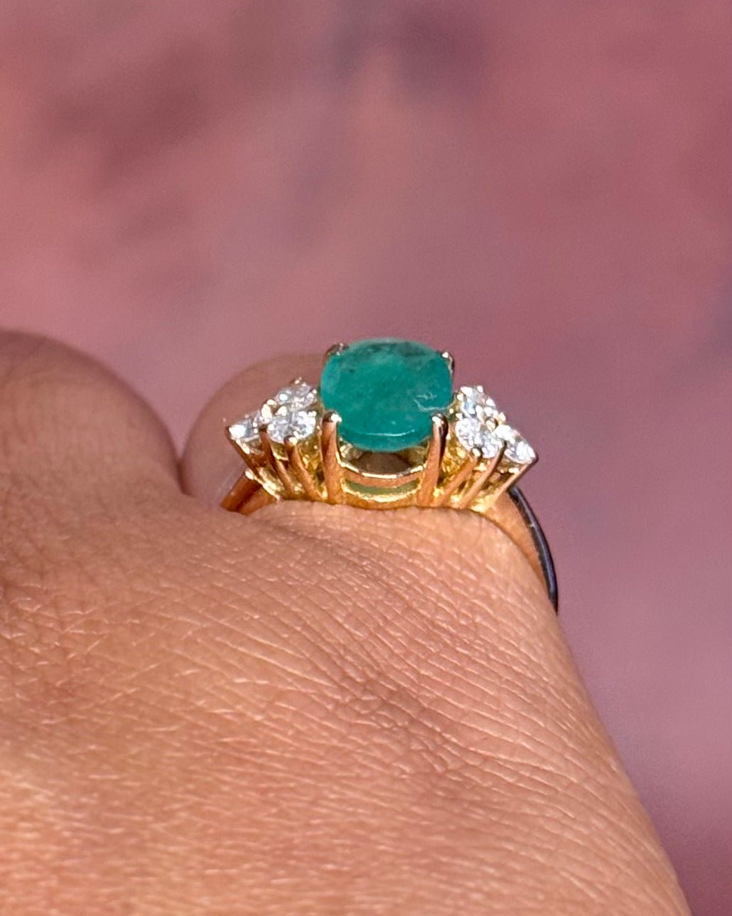 Bague Trilogie Émeraude 0.90 carat & Diamants 0.30 carat "Monica" - Elliade Paris